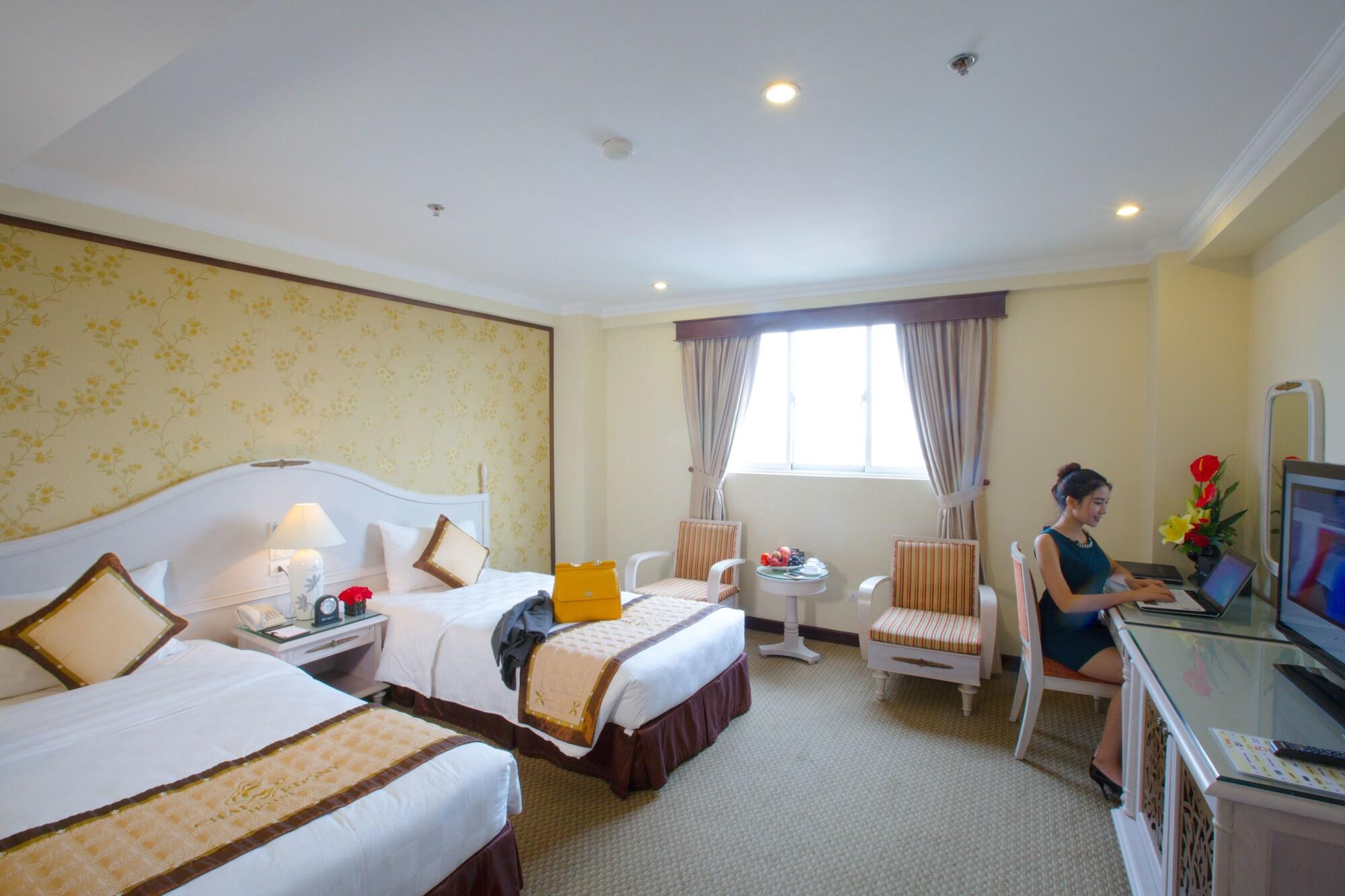Chalcedony Grand 4*