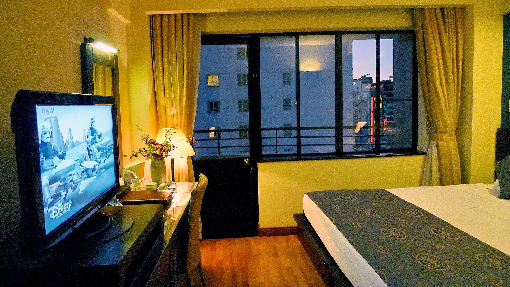Paradise Hotel