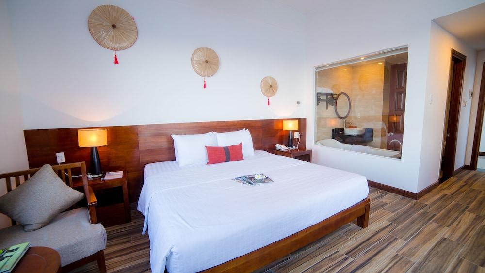 The Light 4* Nha Trang