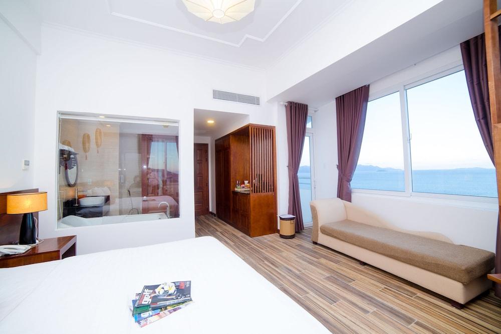 The Light 4* Nha Trang