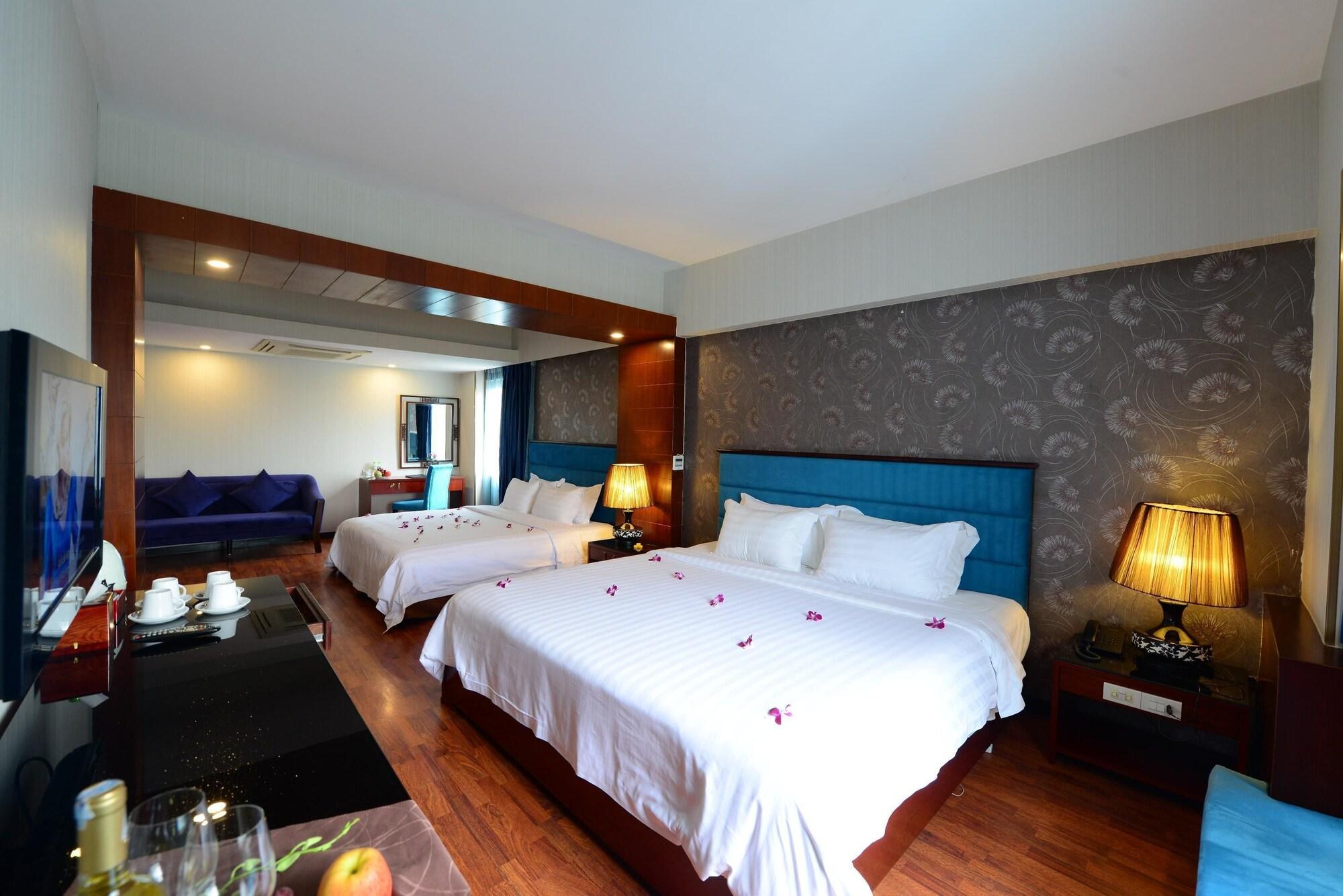 Hotel Ja Cosmo And 4*