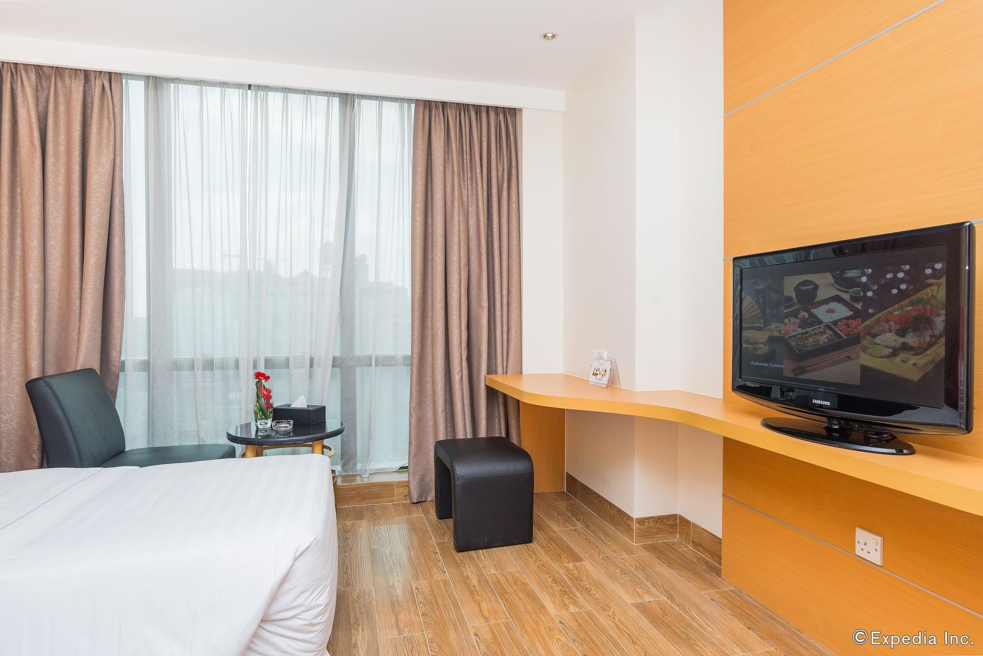 Fortuna Hotel 4*