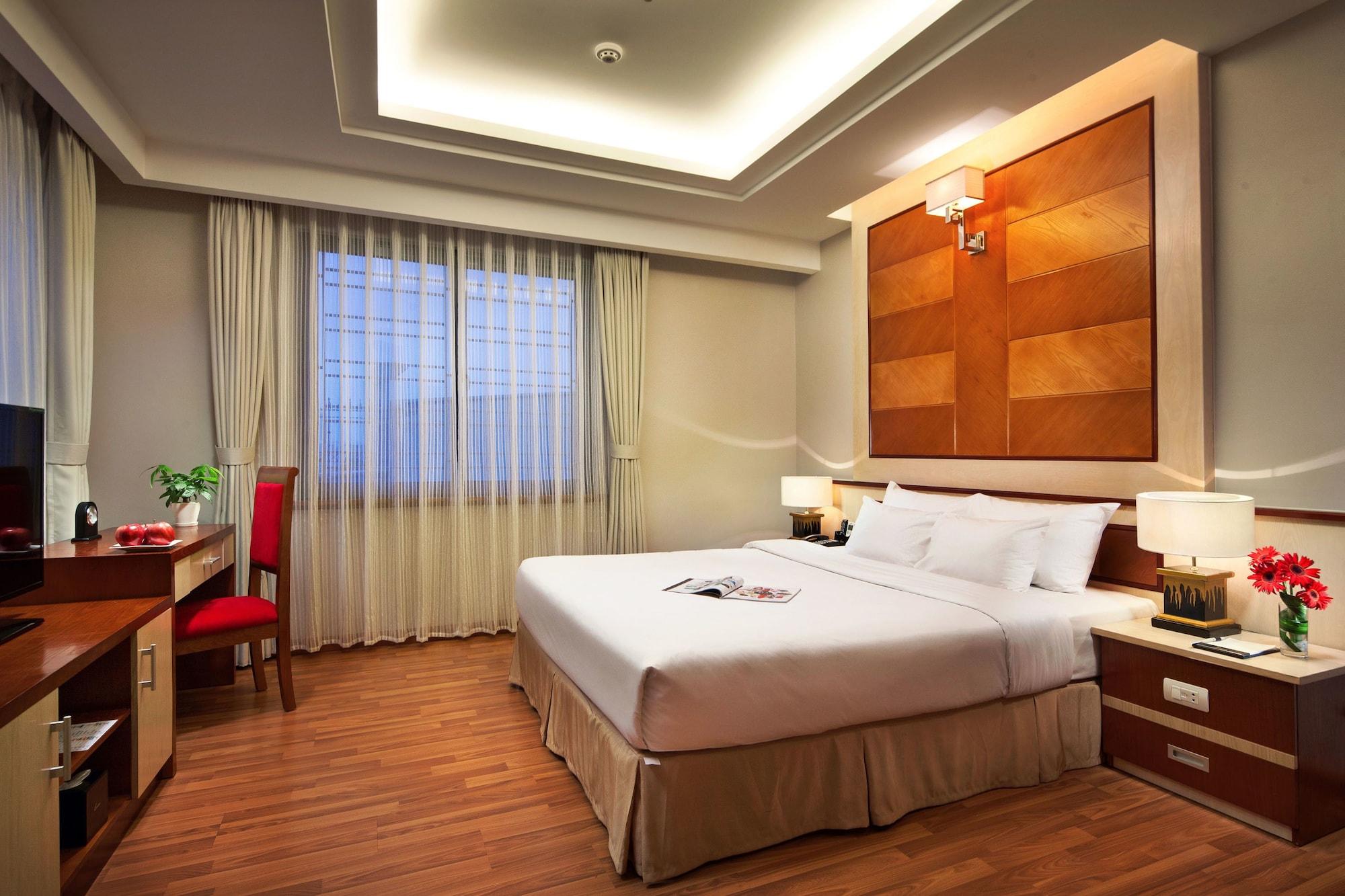 Khách sạn Luxeden Hà Nội