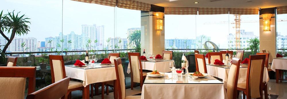 Luxeden Khách sạn 4*
