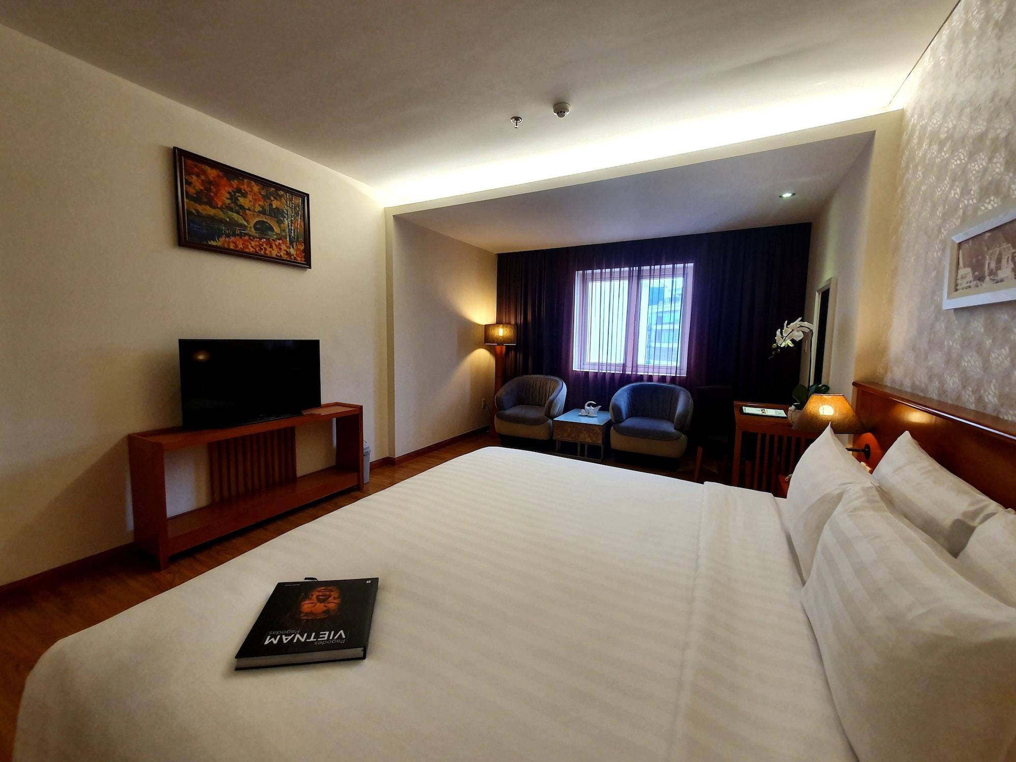 Saigon Hotel 3*
