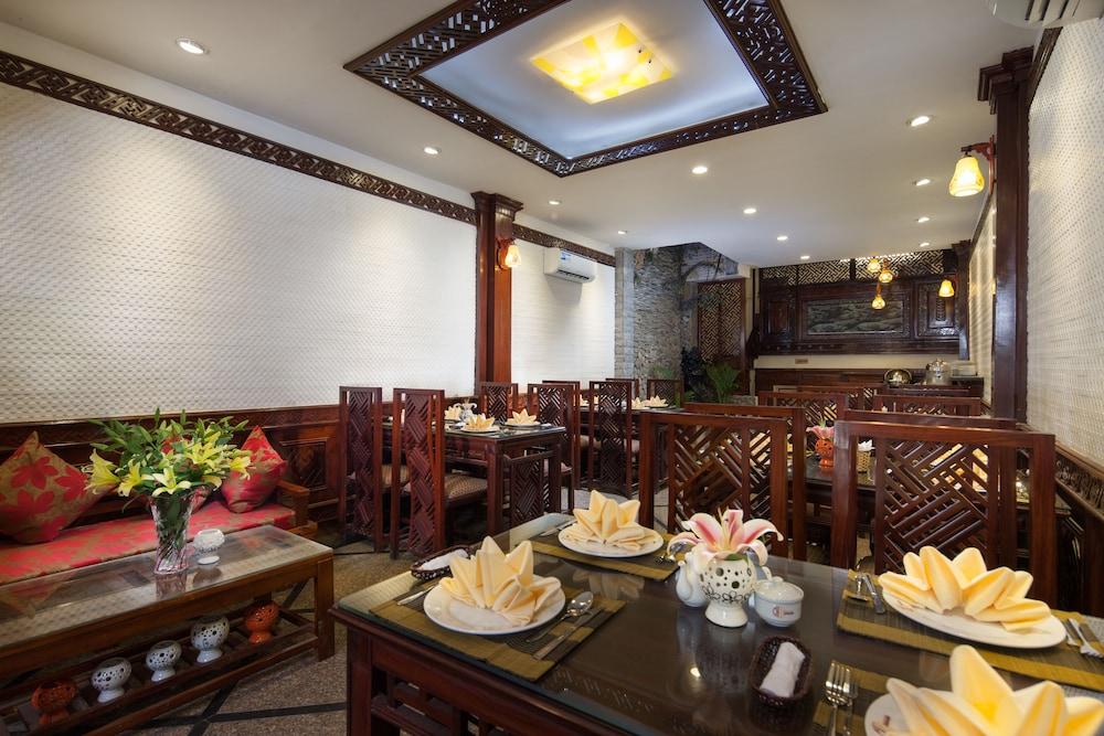 Sunshine Hotel 3*