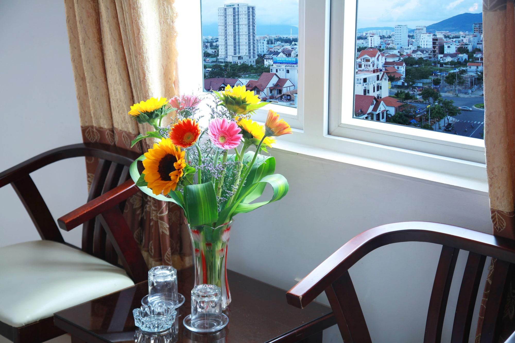 House Land 2 Hotel 2*