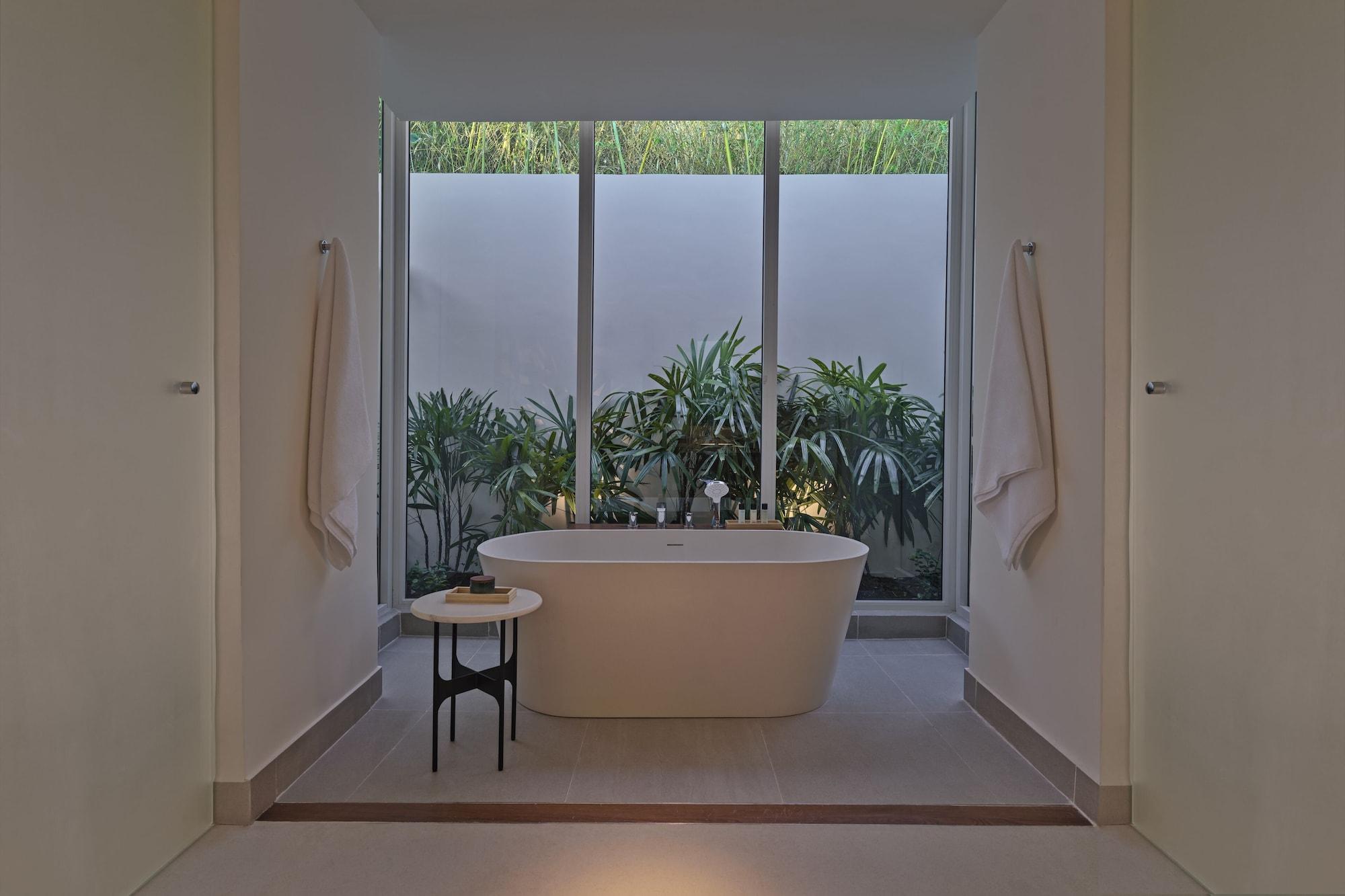 Azerai Bay Resort 5*