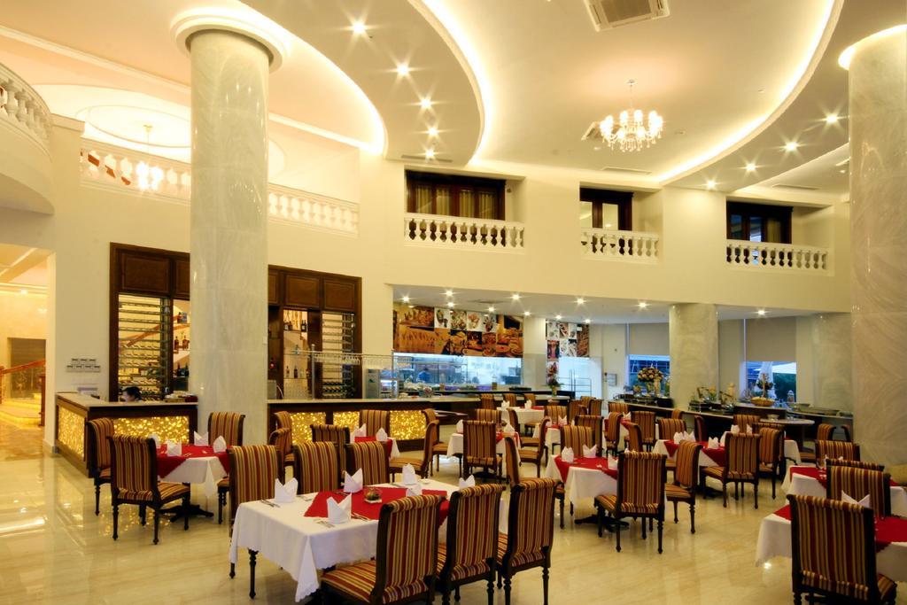 Palace Khách sạn 4*