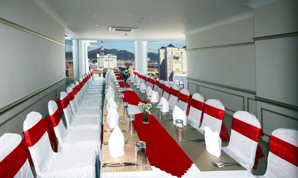 Khách sạn Palace 4*