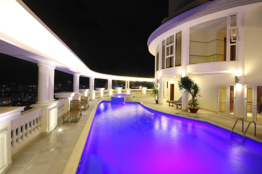 Palace Khách sạn 4*