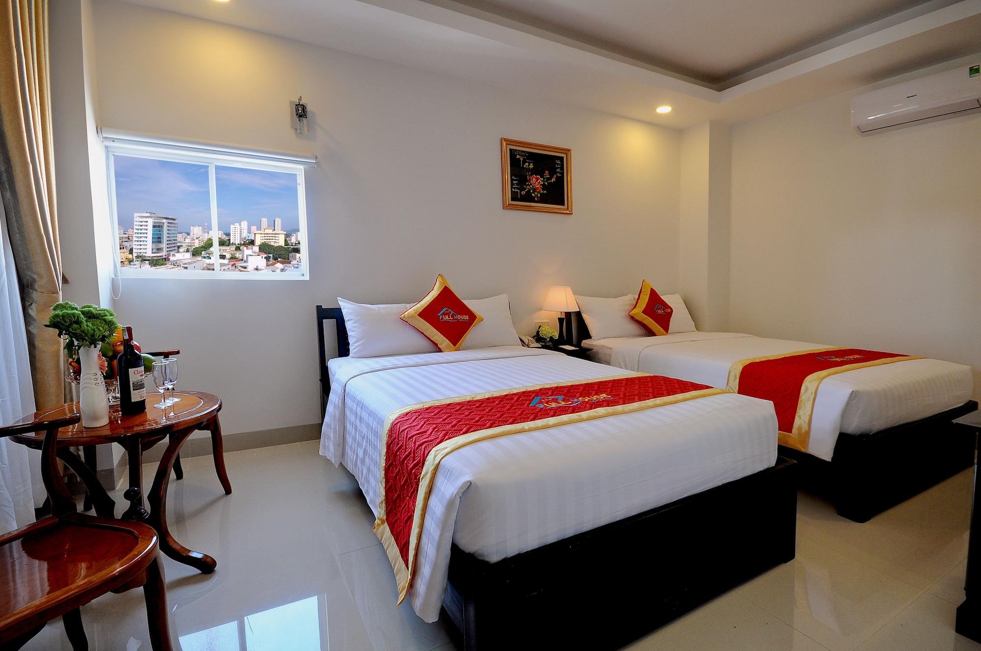 Hotel Full House