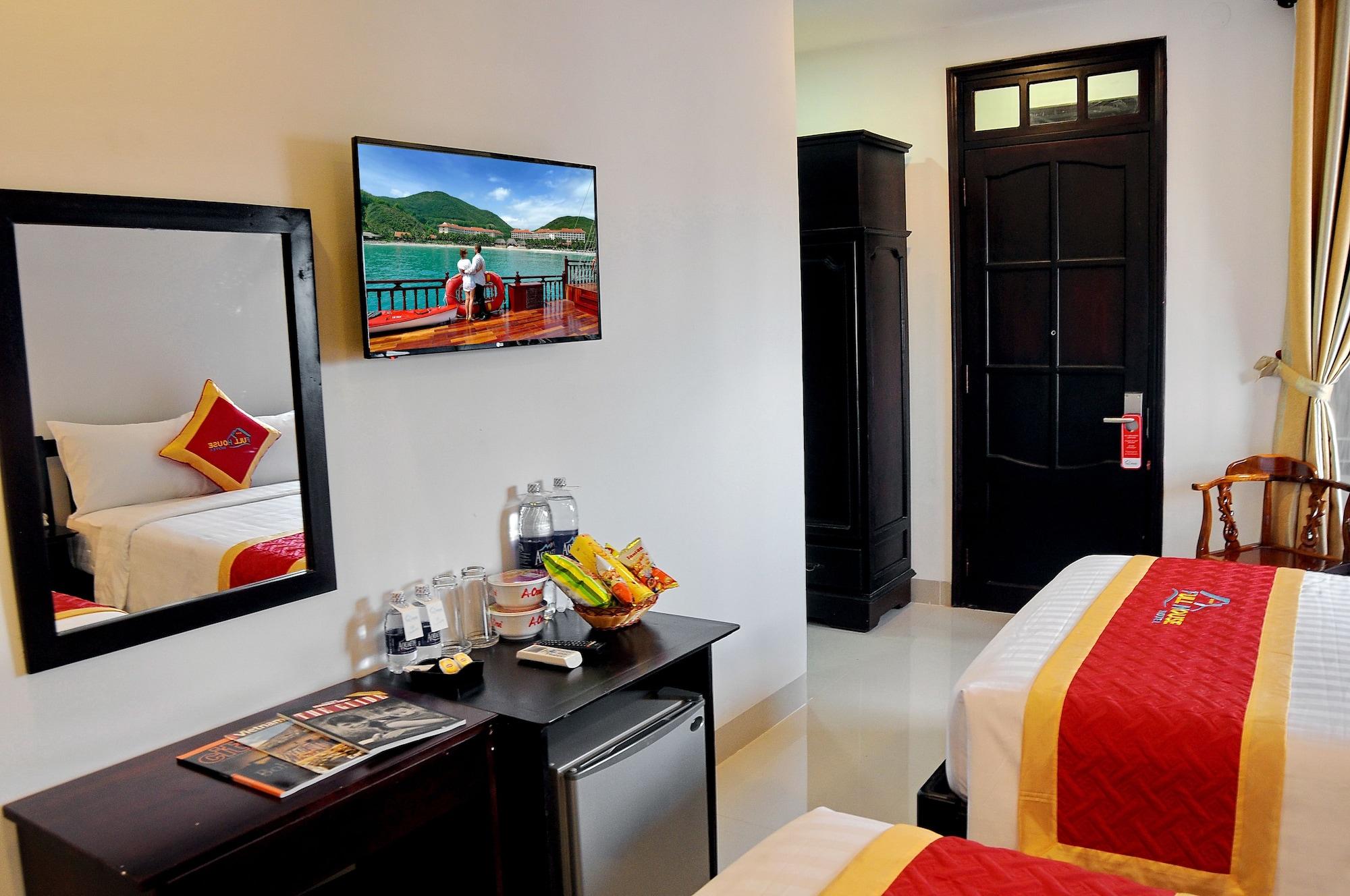 Full House Hotel 3*