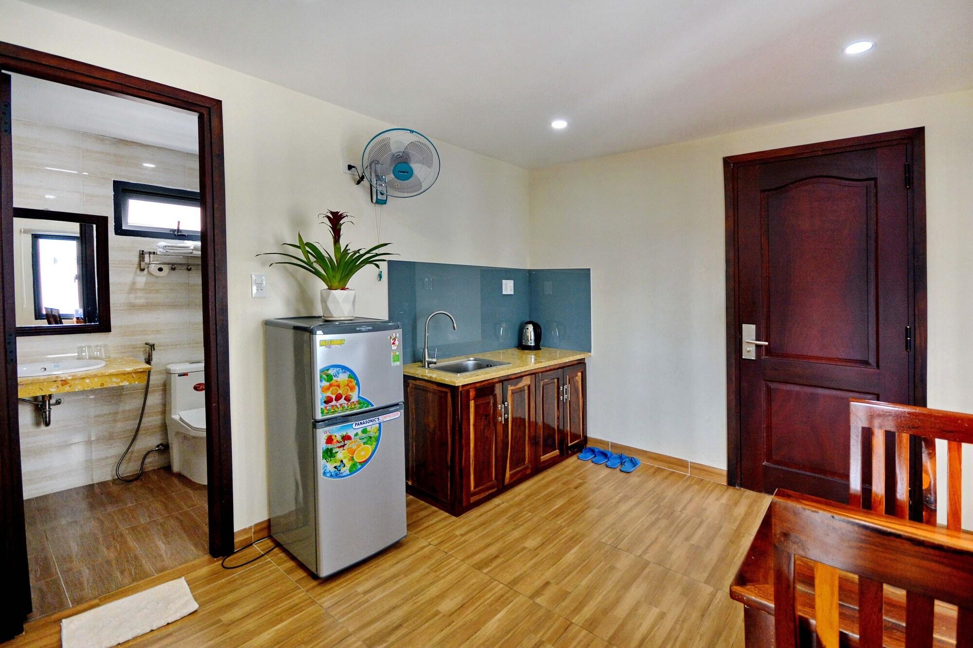 Harvey & Hotel Nha Trang