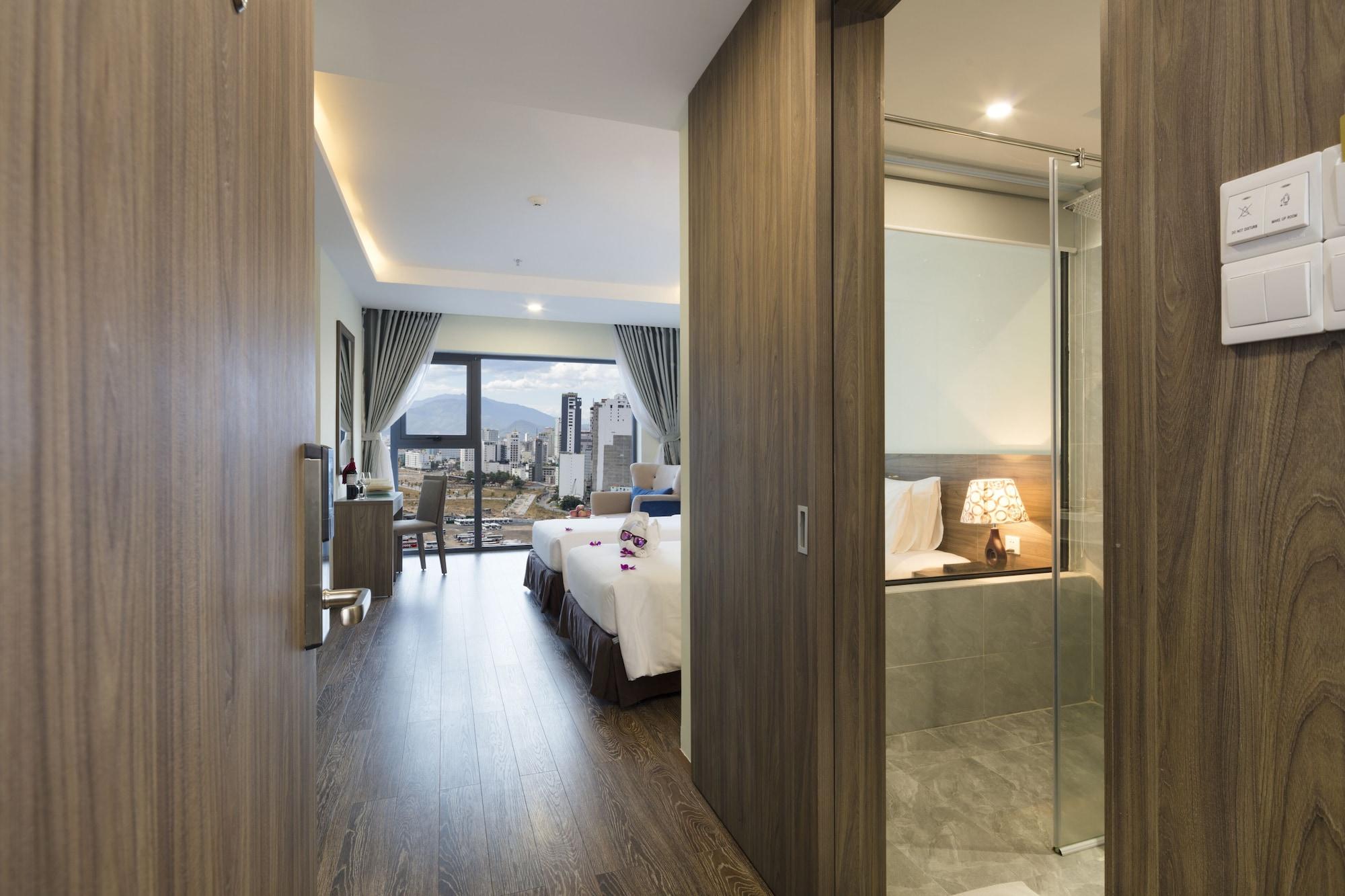 Xavia Hotel 4*