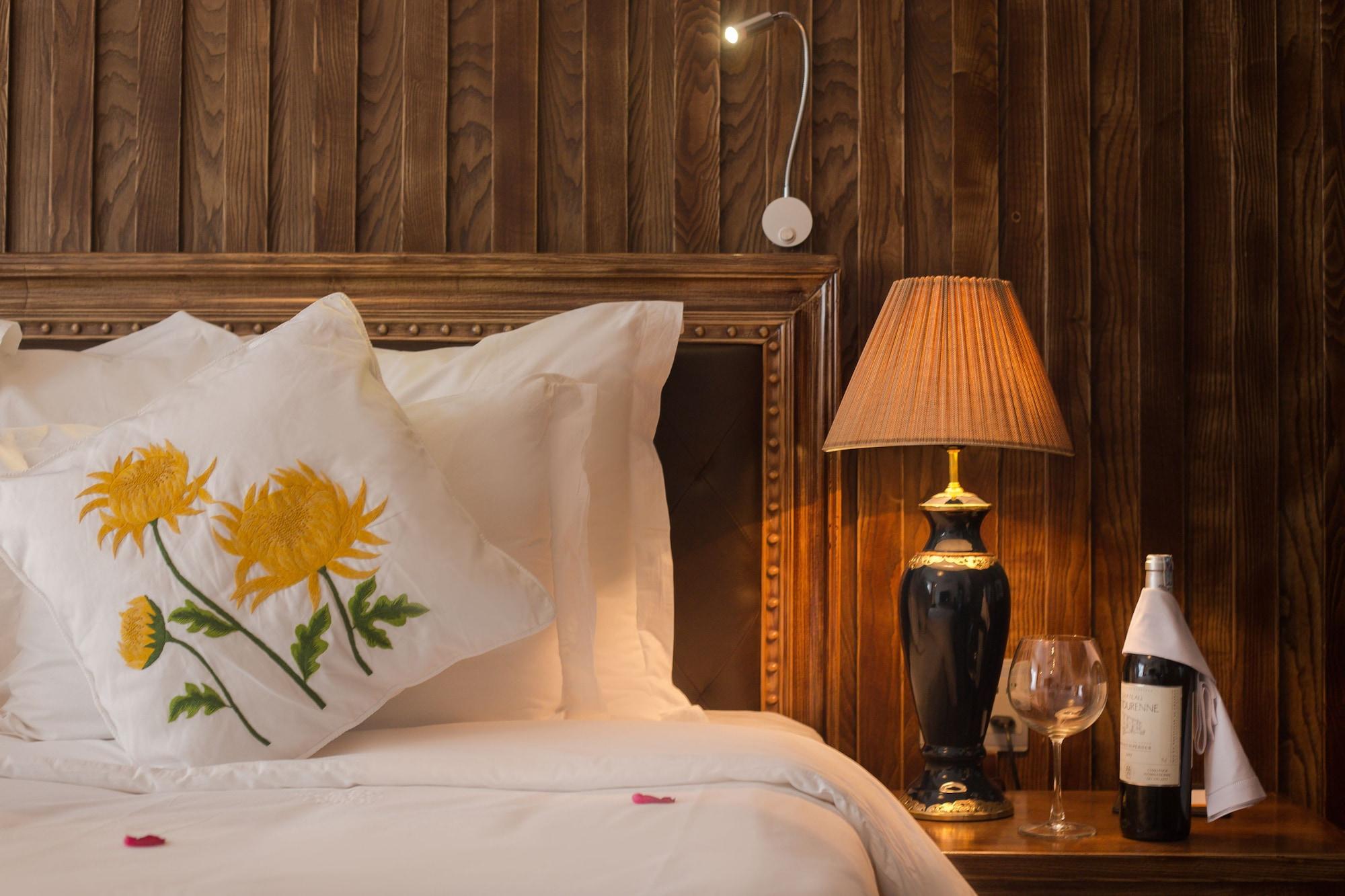 Noble & Swan Boutique Hanoi