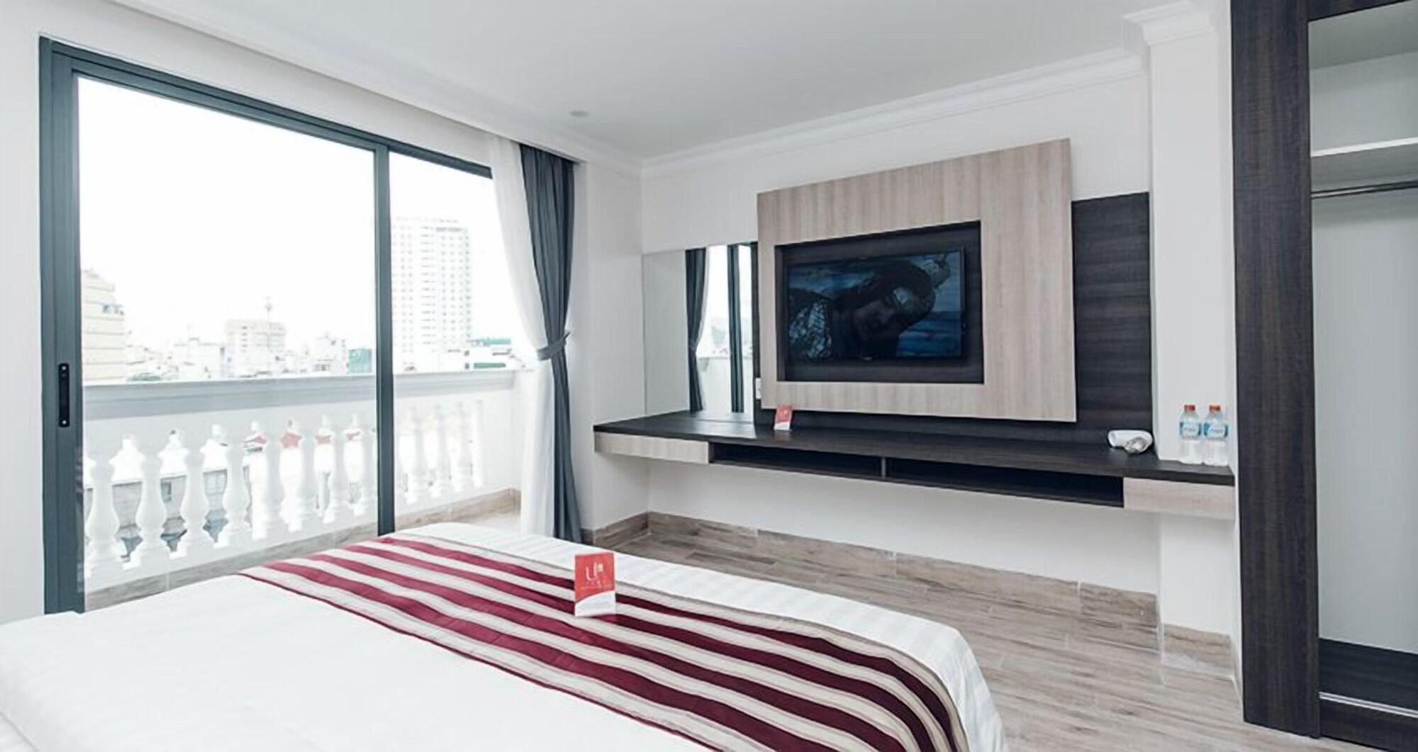 Seven Seas Hotel