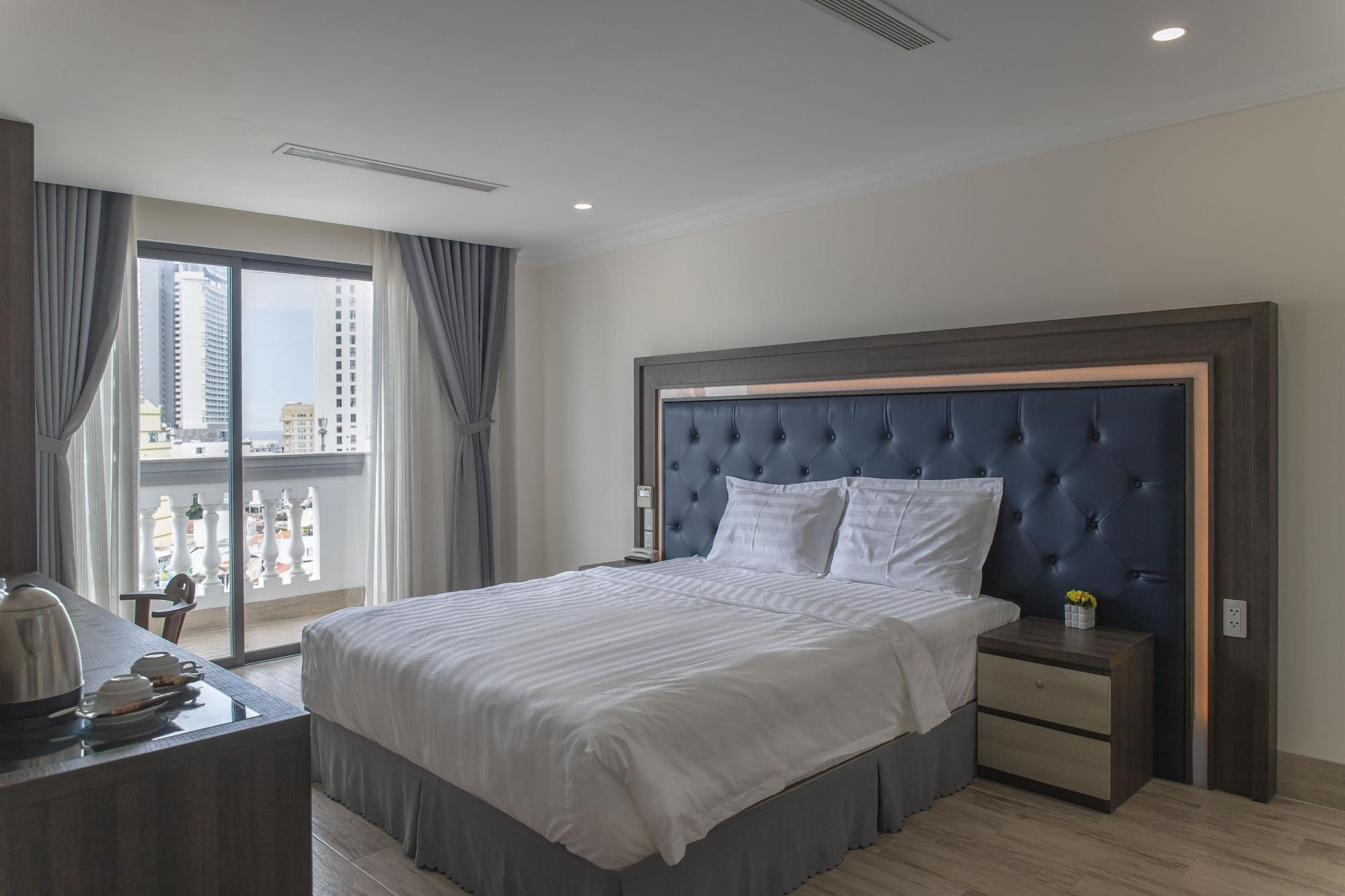 Seven Seas Hotel