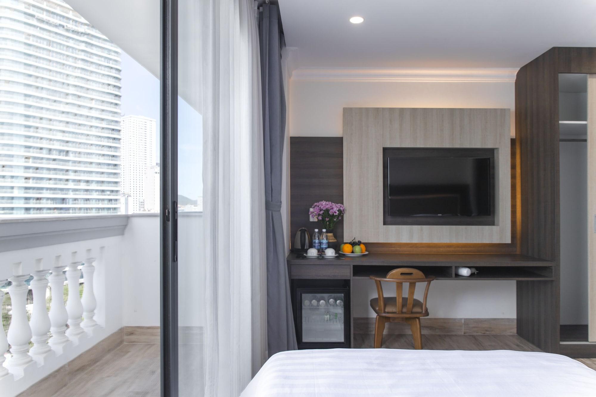 Hotel Seven Seas