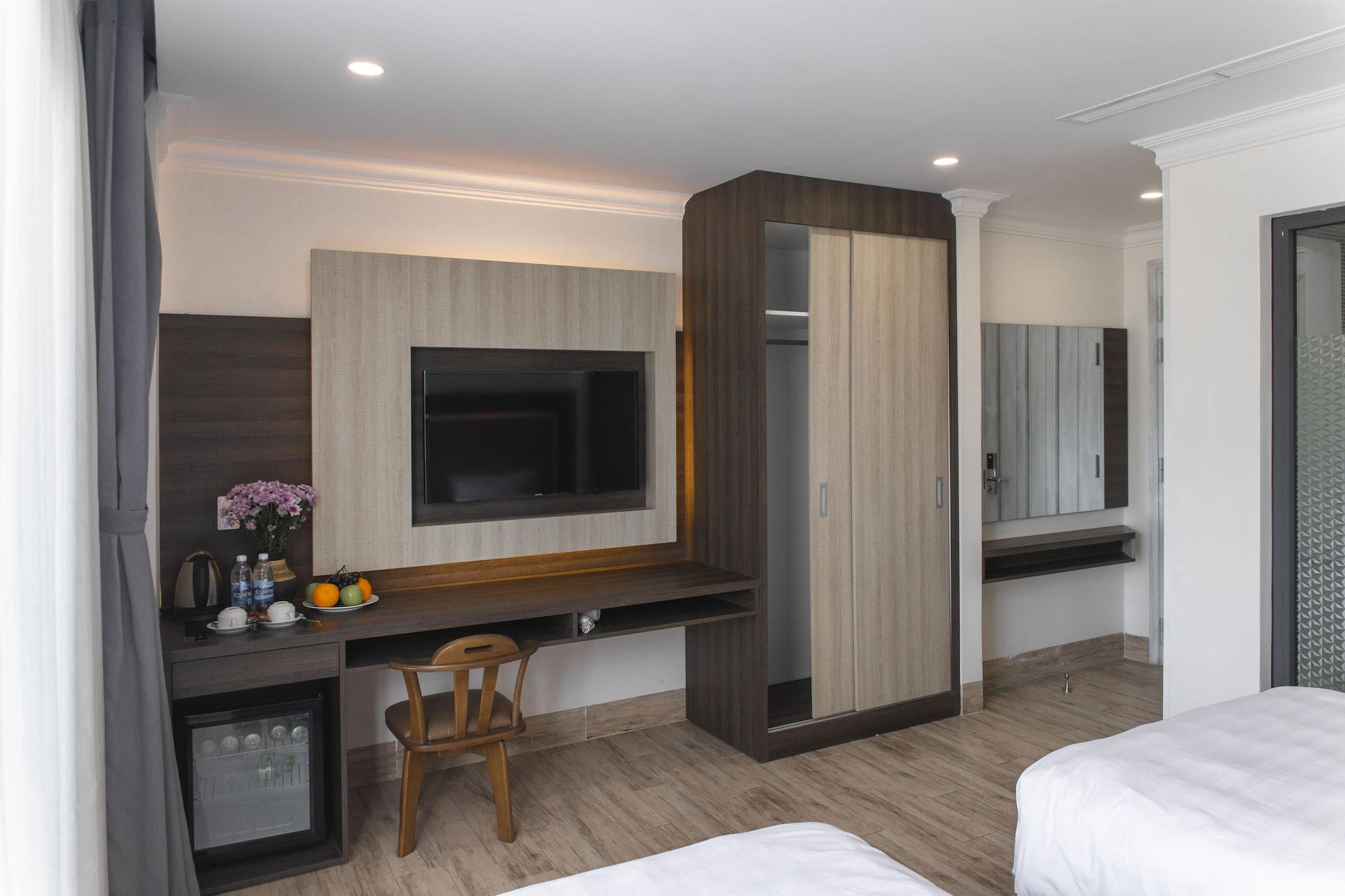 Hotel Seven Seas