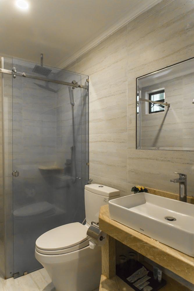 Seven Seas Hotel 3*