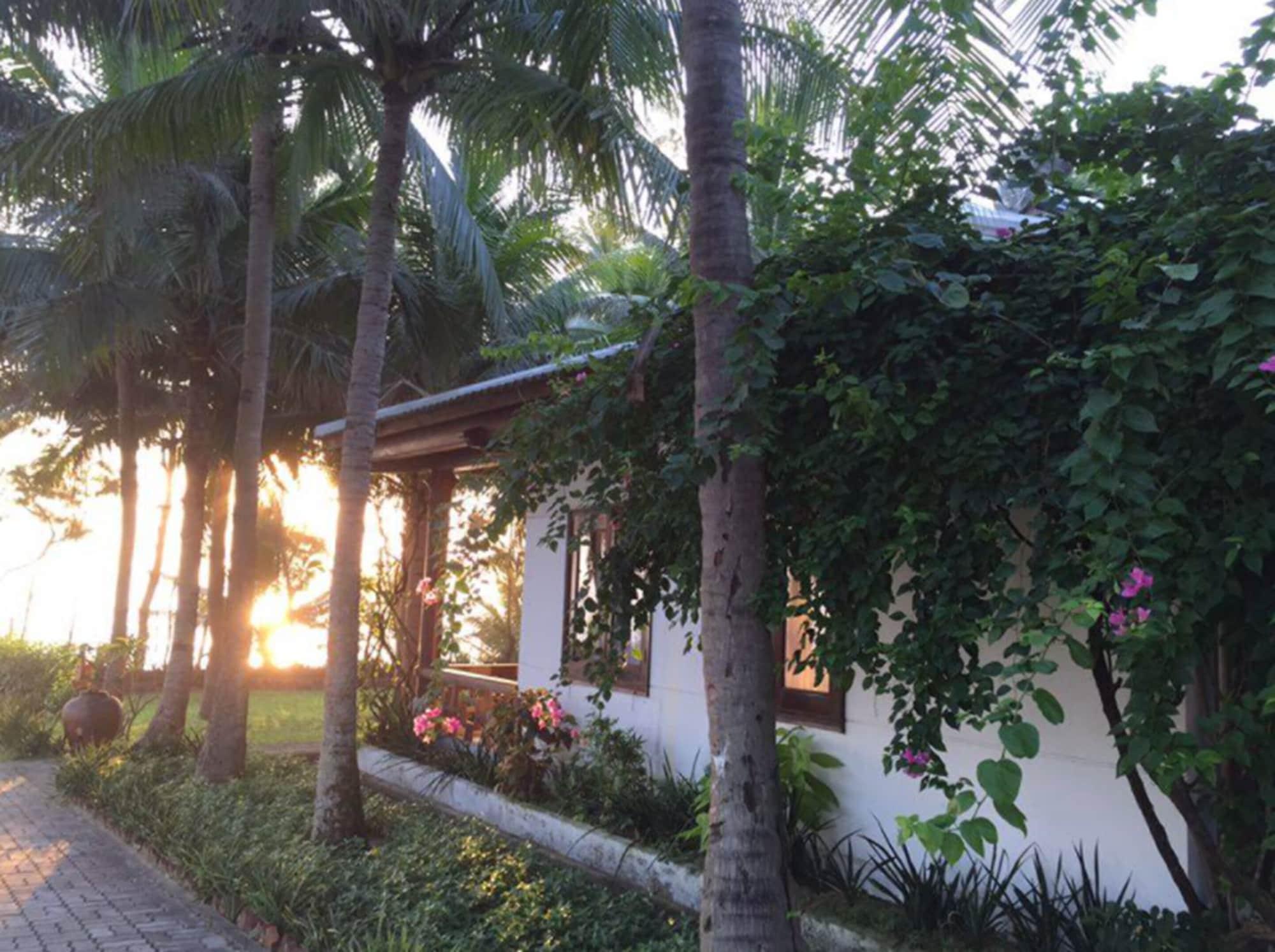 Lang Co Beach Resort