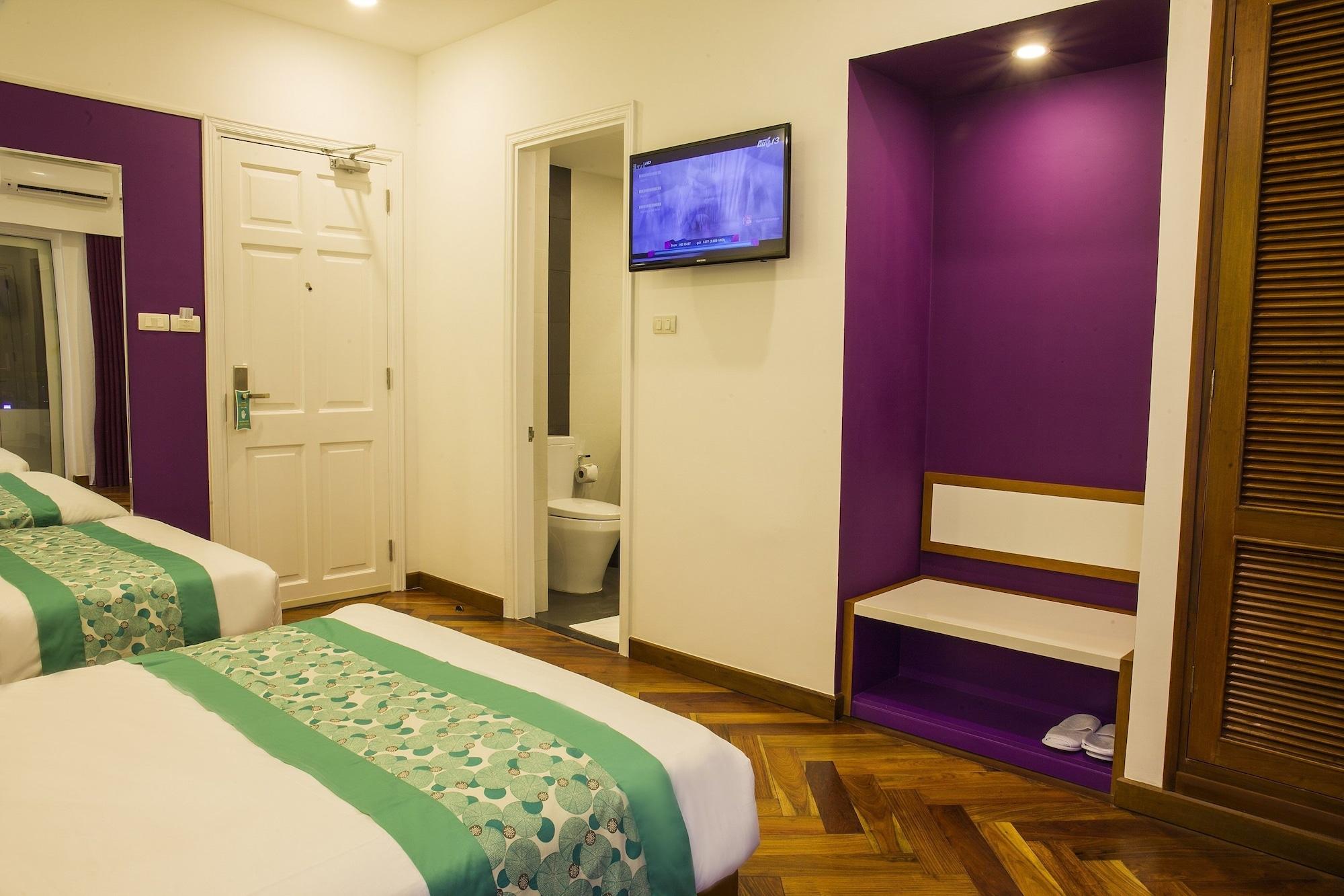 Khách sạn Emm 4*