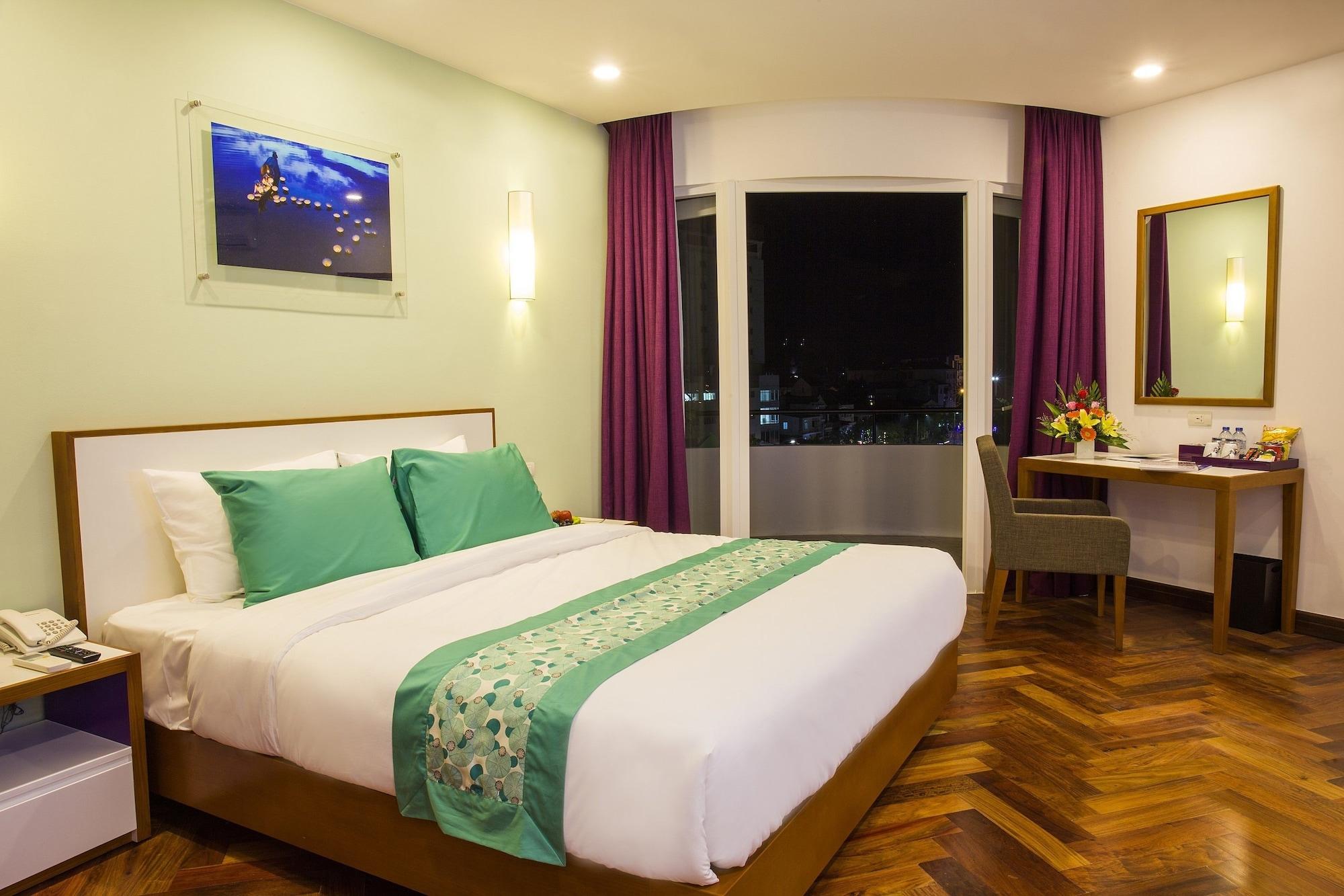 Hotel Emm 4*