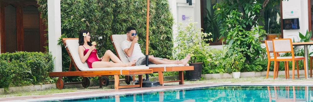 Khách sạn Emm Huế