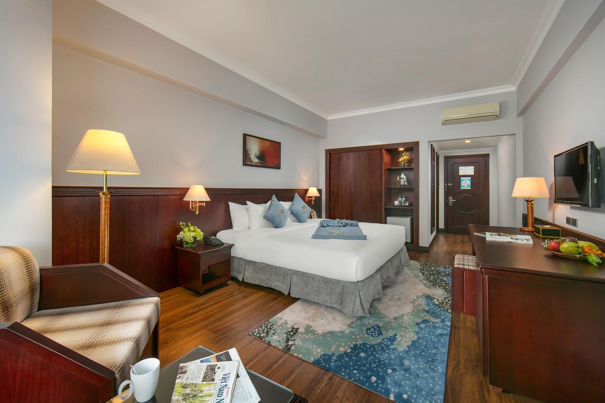 The Tray Phong 4*