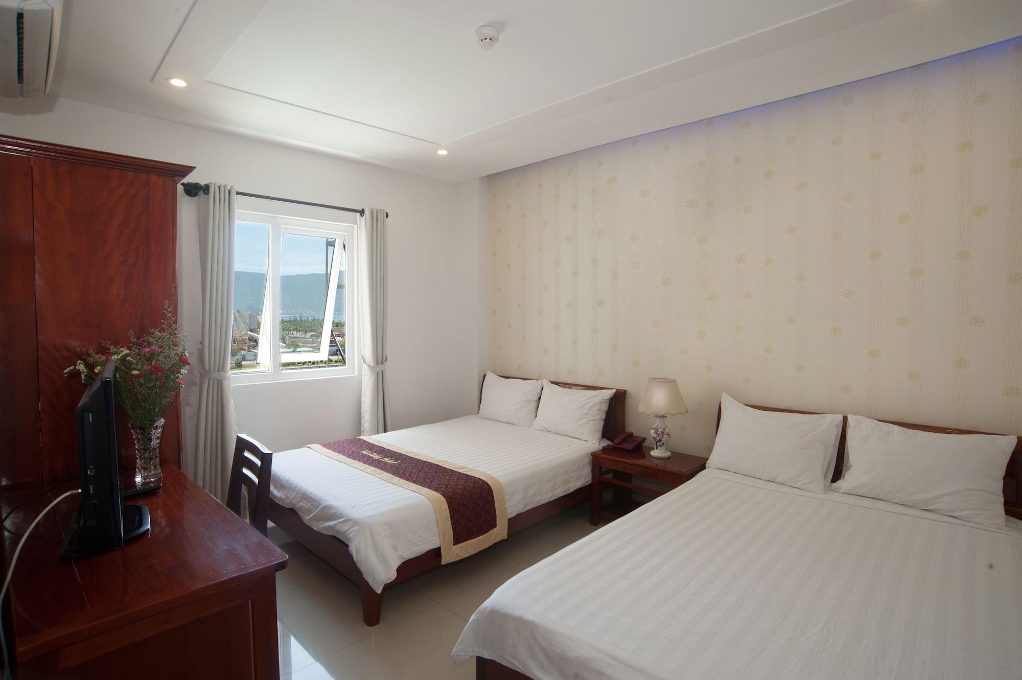 Phuong Tung Hotel 2*
