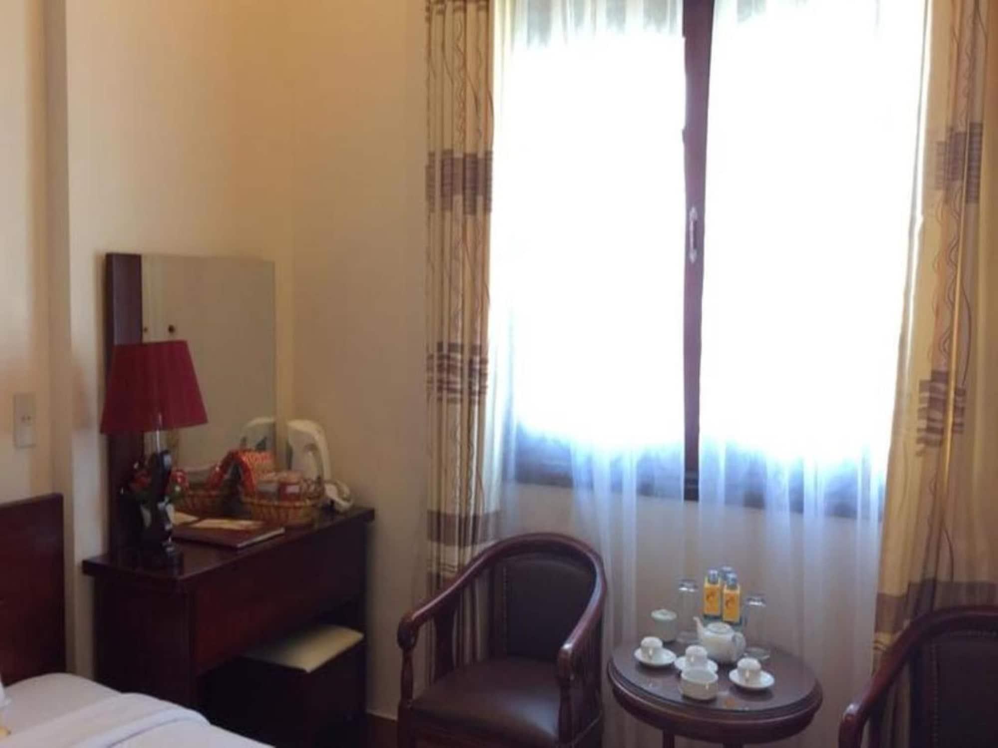 Cuu Long Hotel 3*