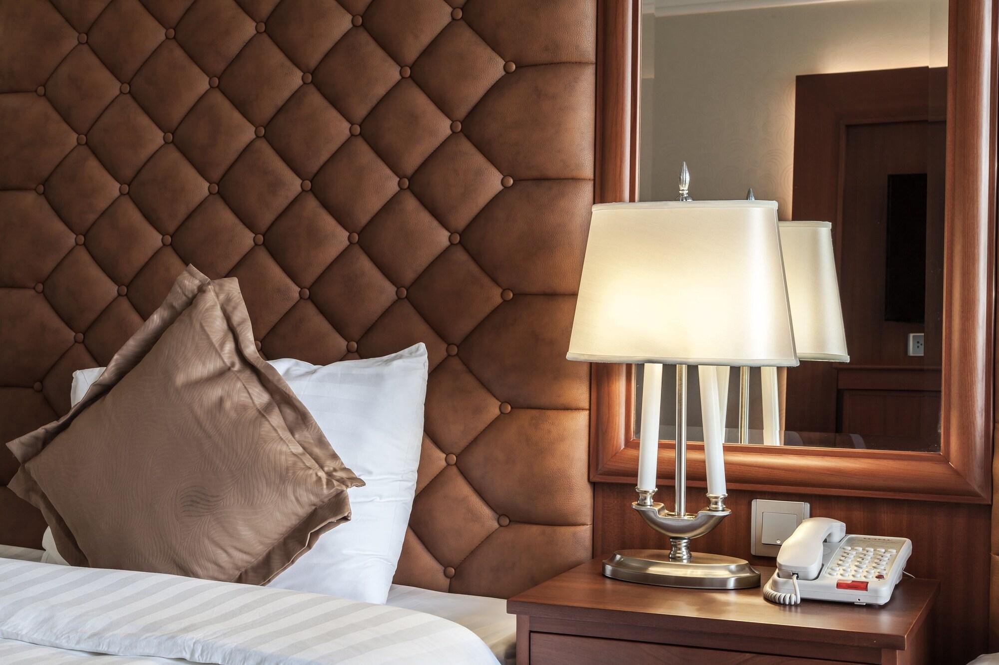 Khách sạn Quân đội - 1a Nguyễn Tri Phương 4*