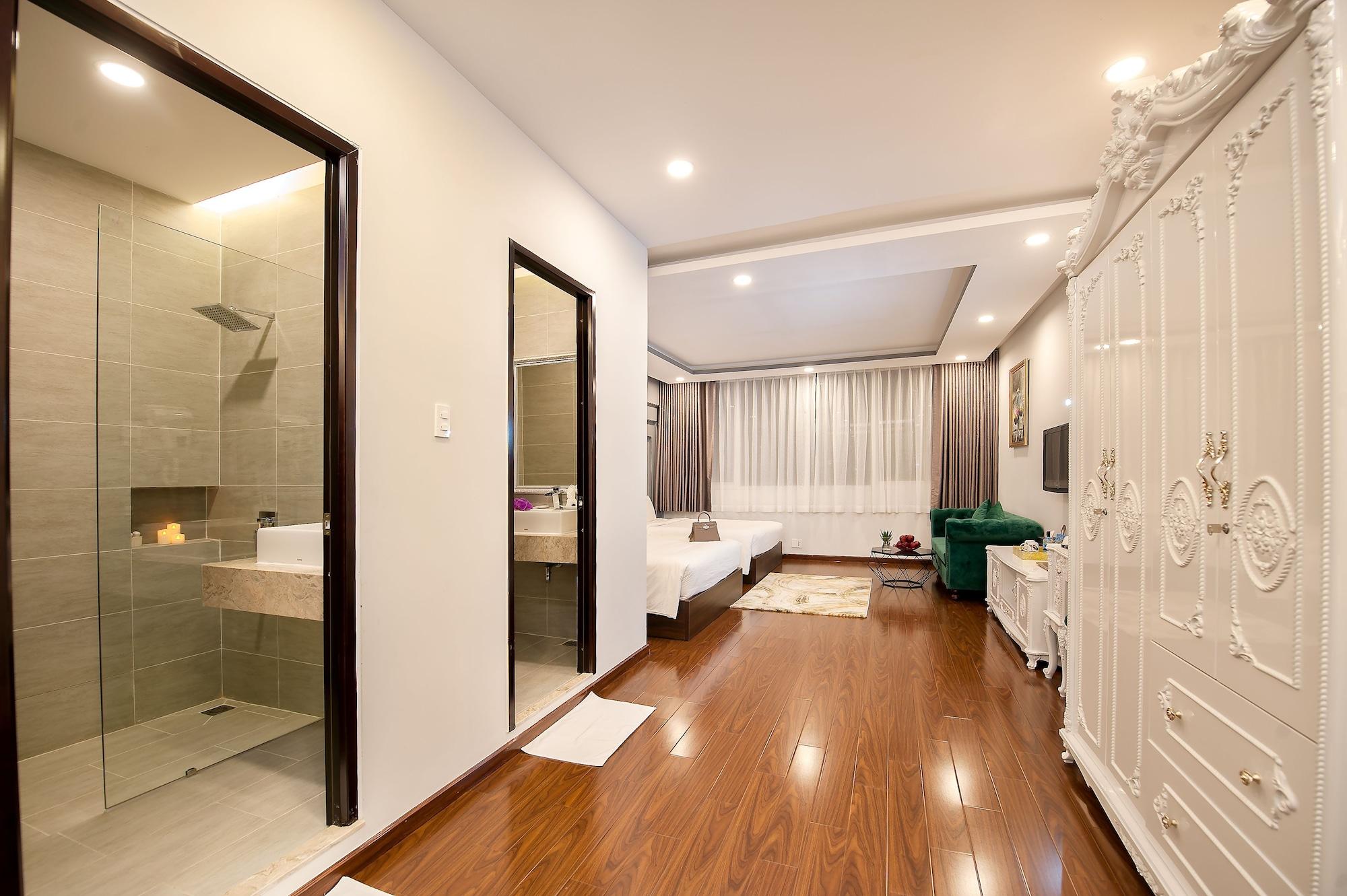 Hotel Adora