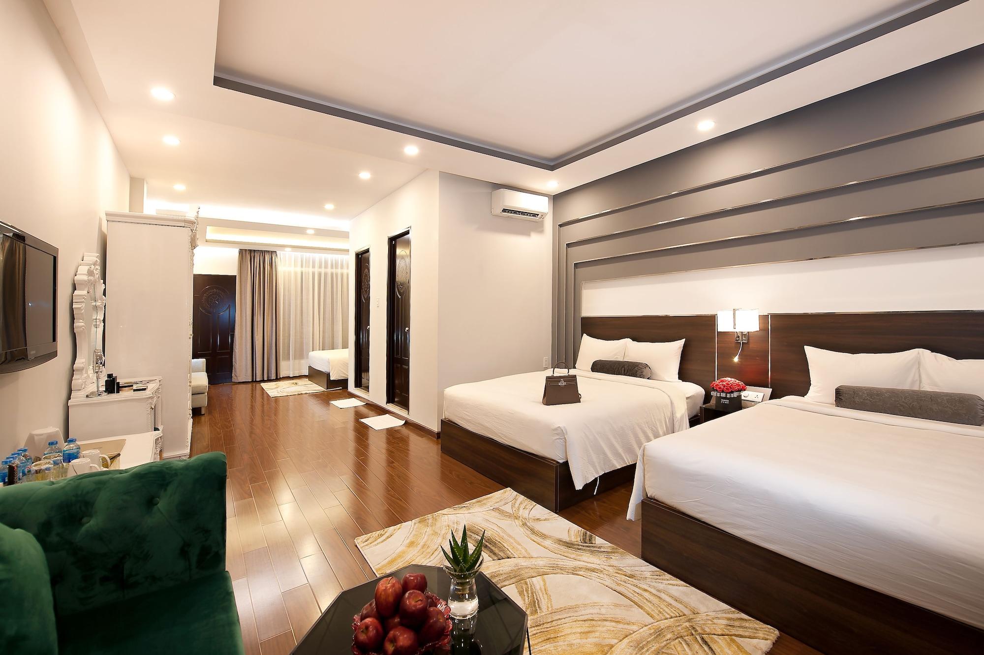 Hotel Adora