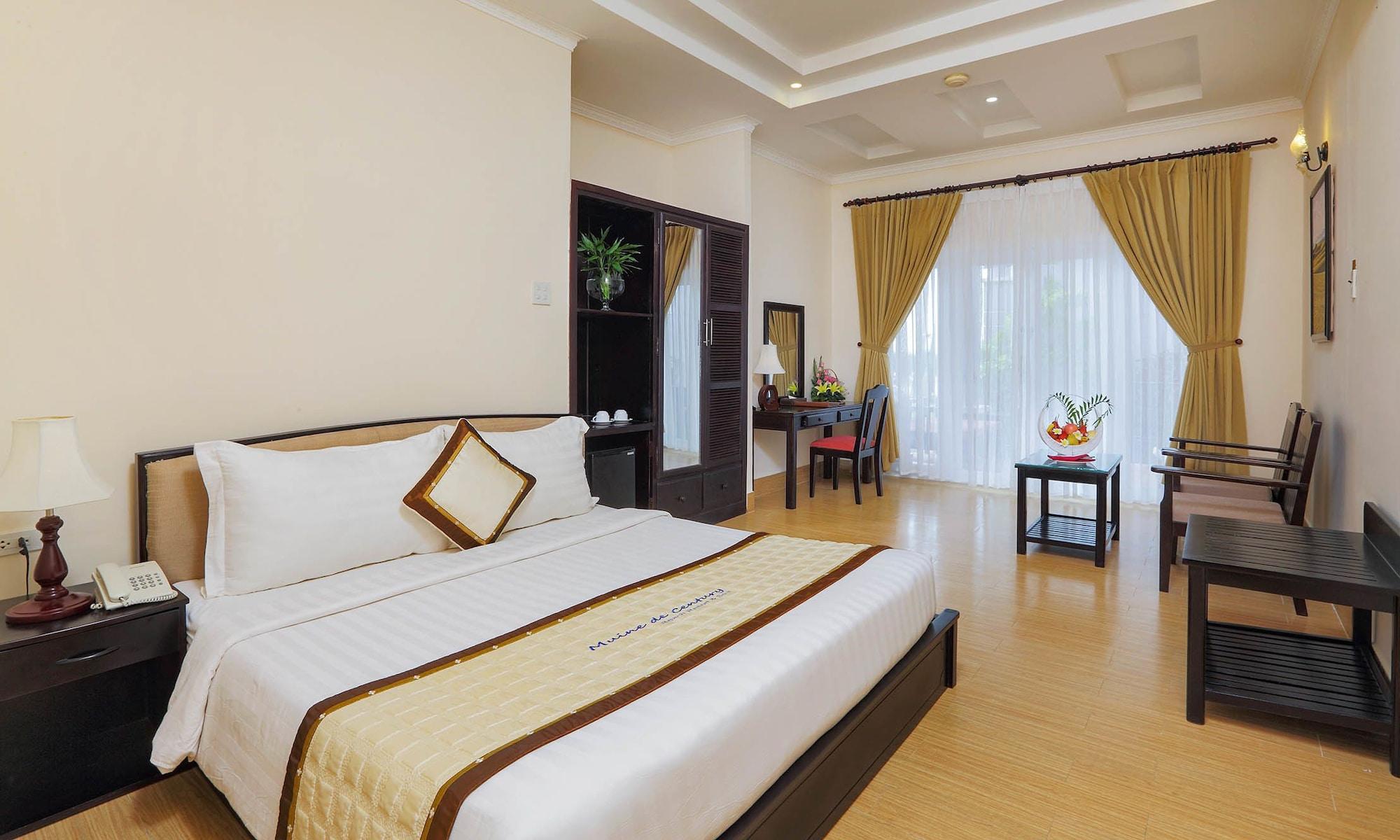 Muine Century & Resort 4*