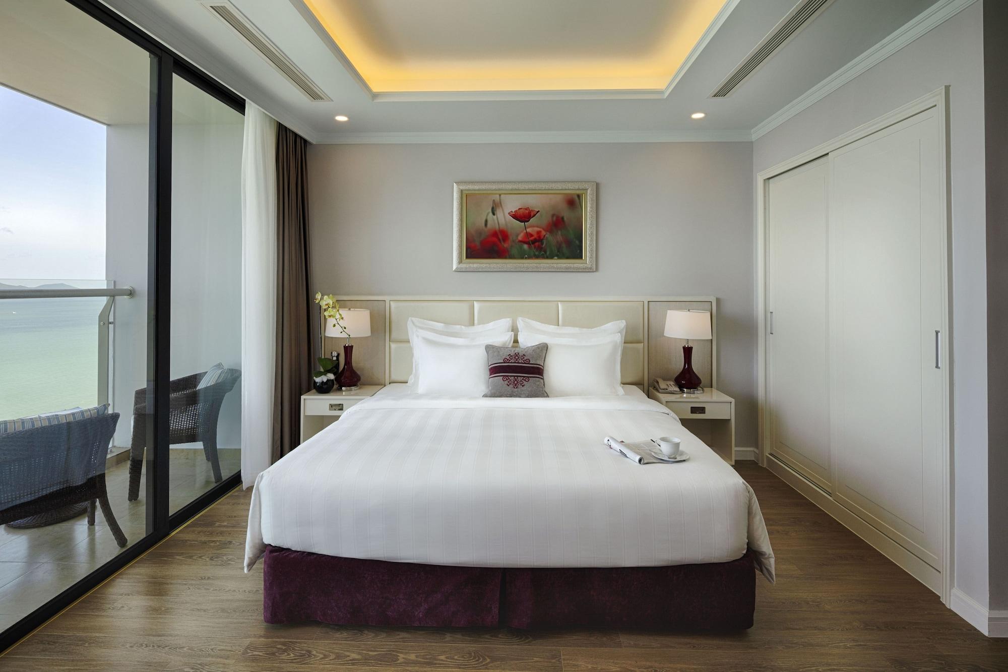 Vinpearl Condotel Beachfront Khách sạn 5*