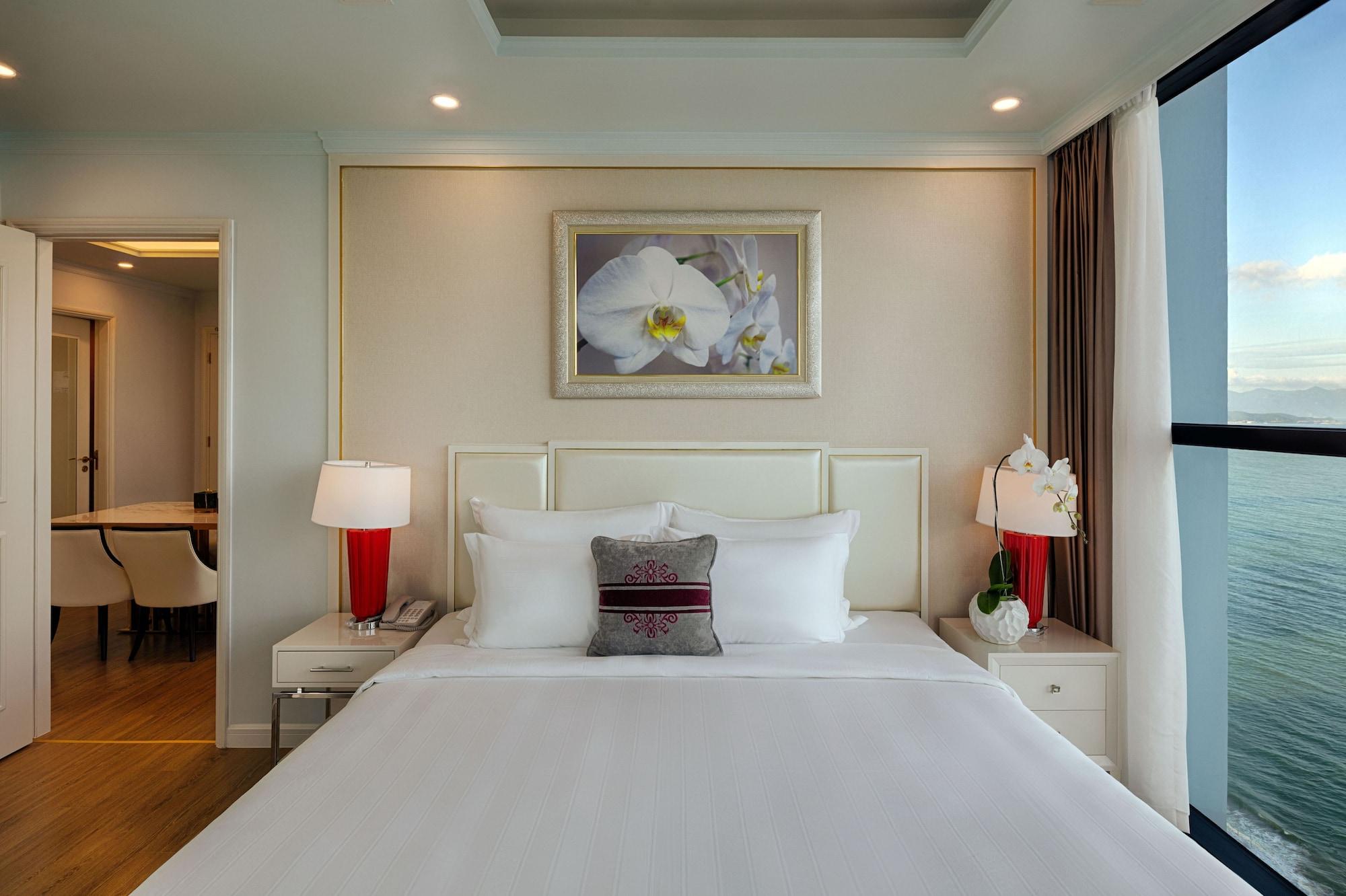 Khách sạn Vinpearl Condotel Beachfront 5*
