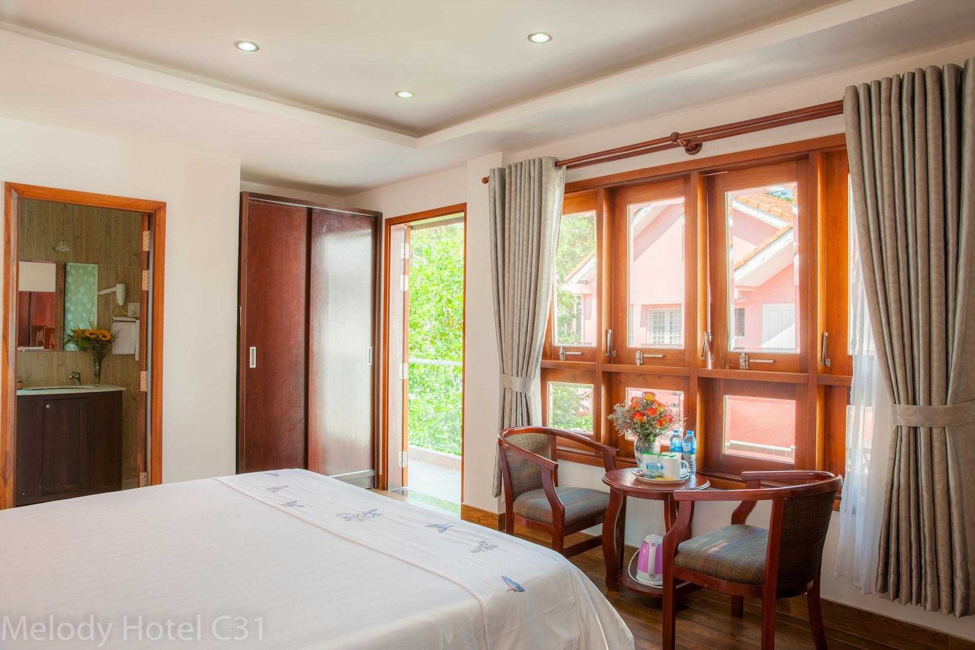 Khách sạn Giai điệu