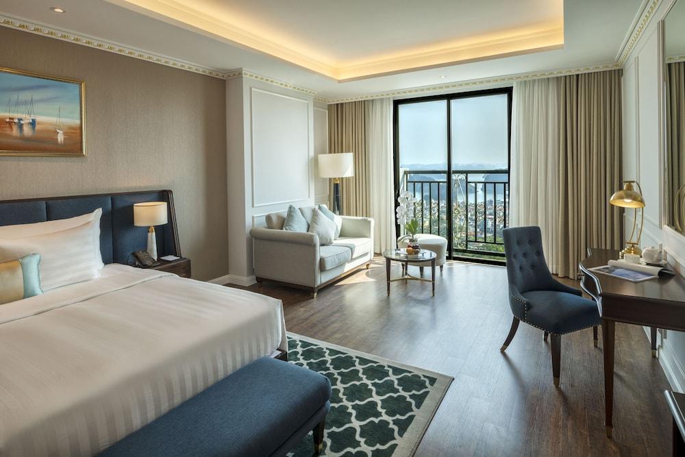 Flc Halong Bay Golf Club & Luxury Hotel