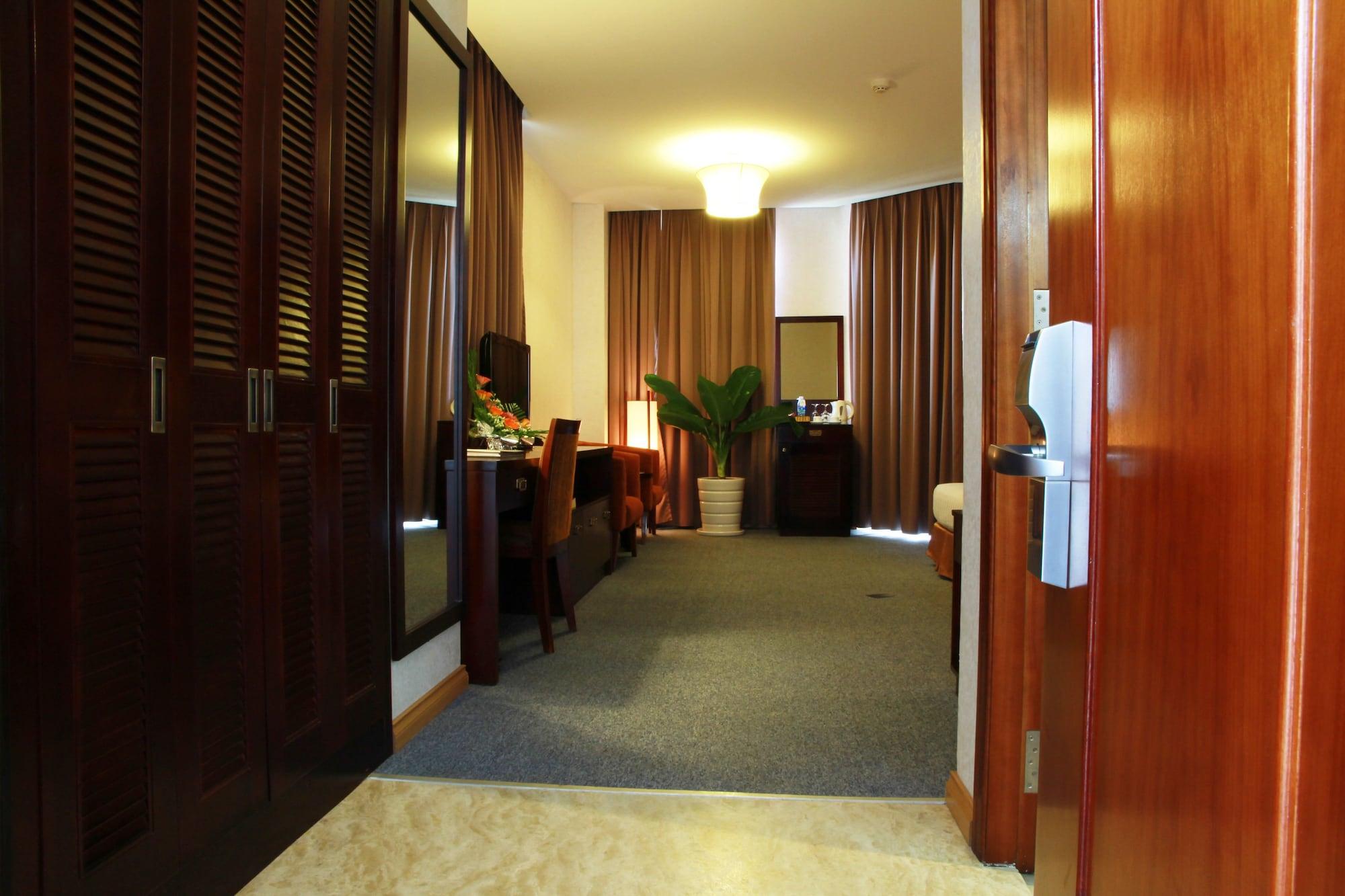 Khách sạn Dakruco 4*