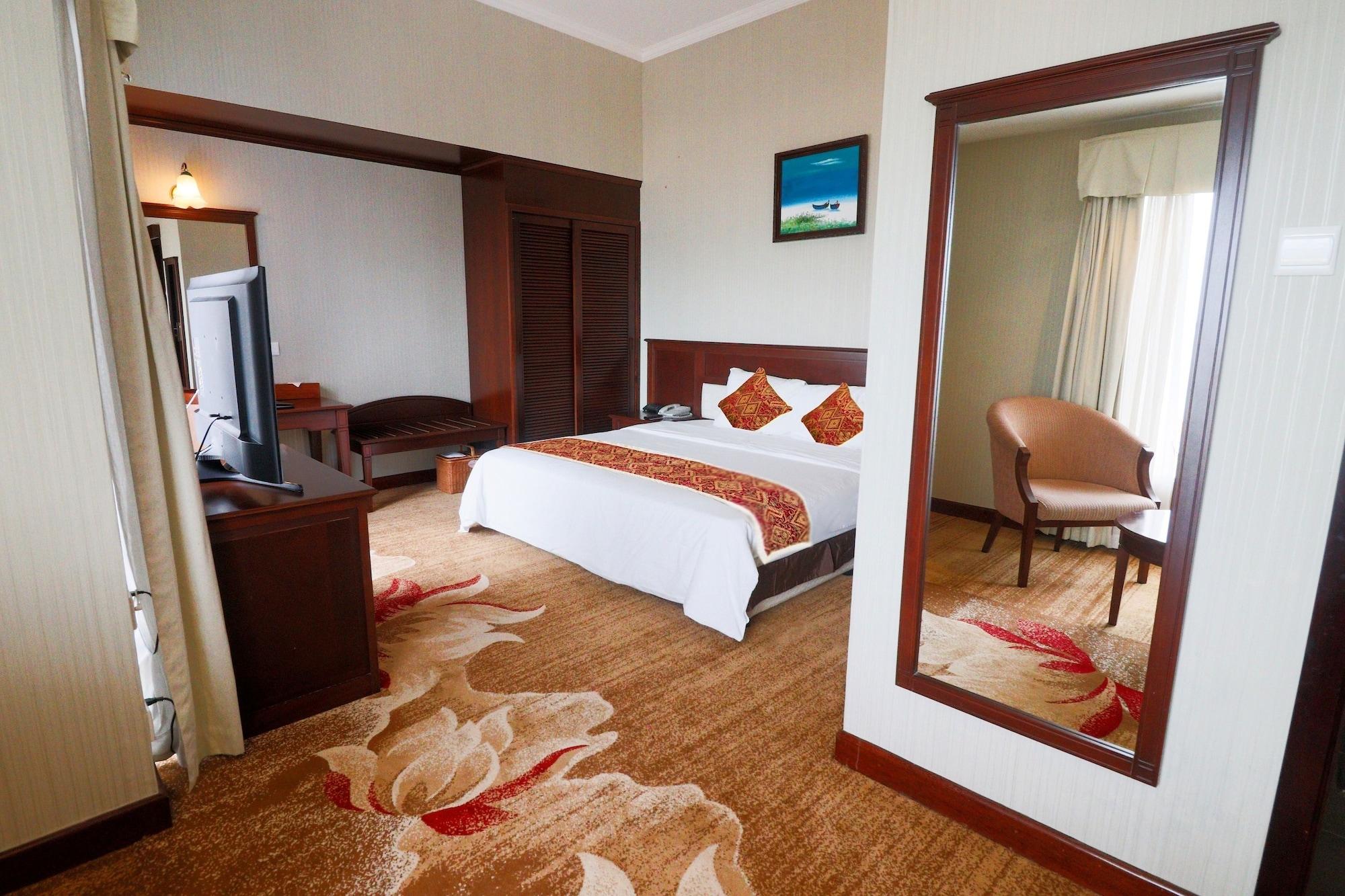 Saigon Hotel 4*