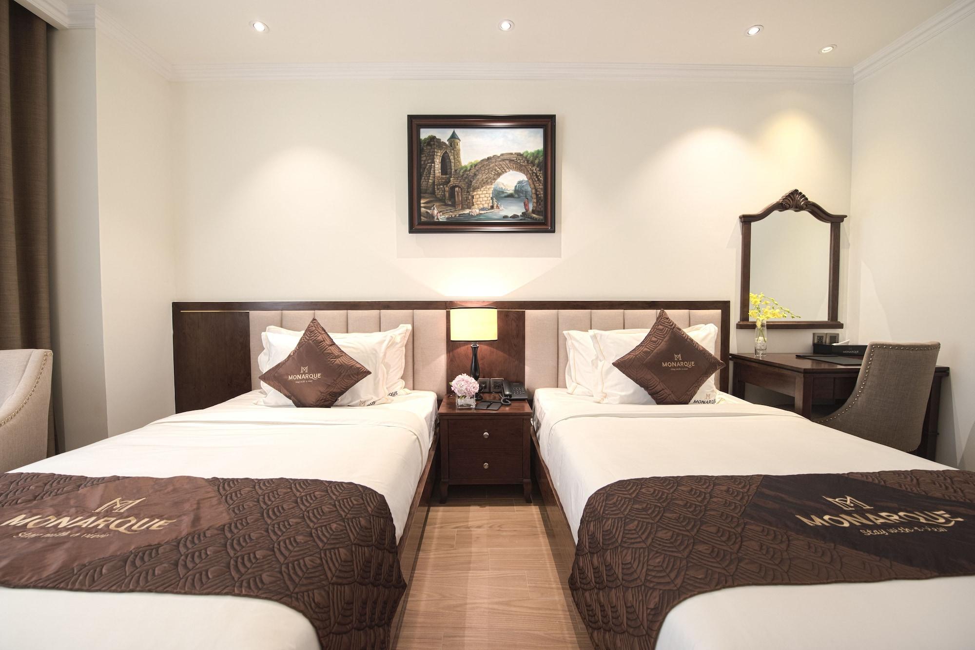 Monarque 4*