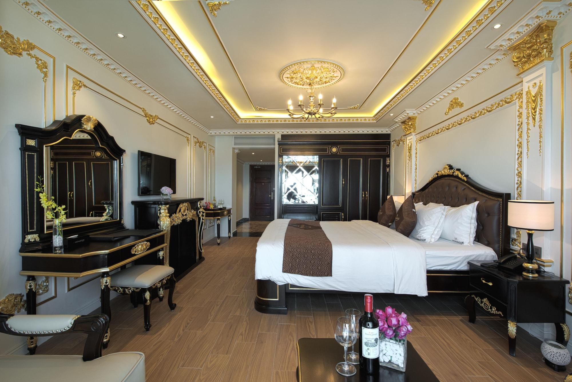 Hotel Monarque