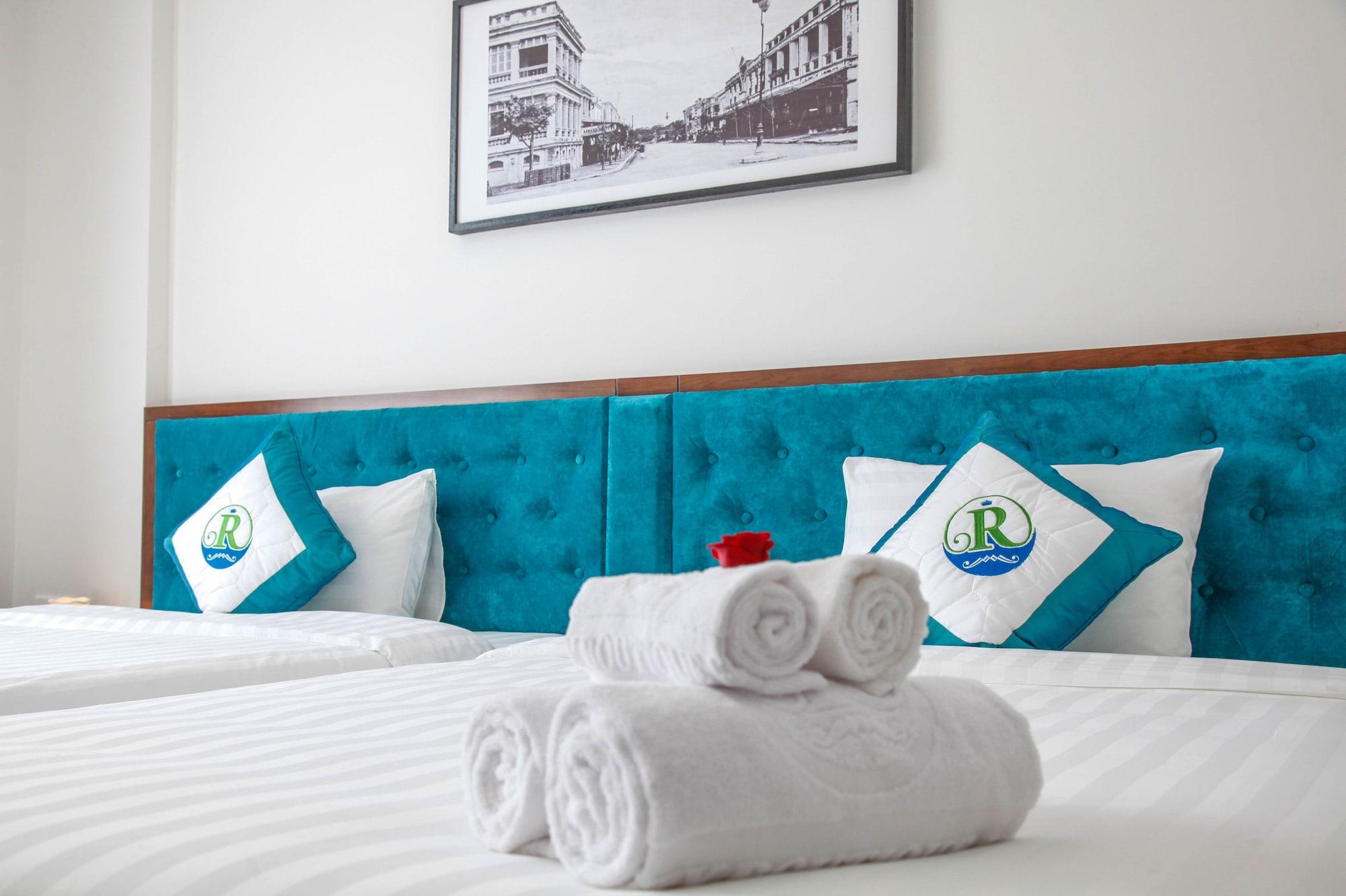 Ritzy Boutique Hotel 4*