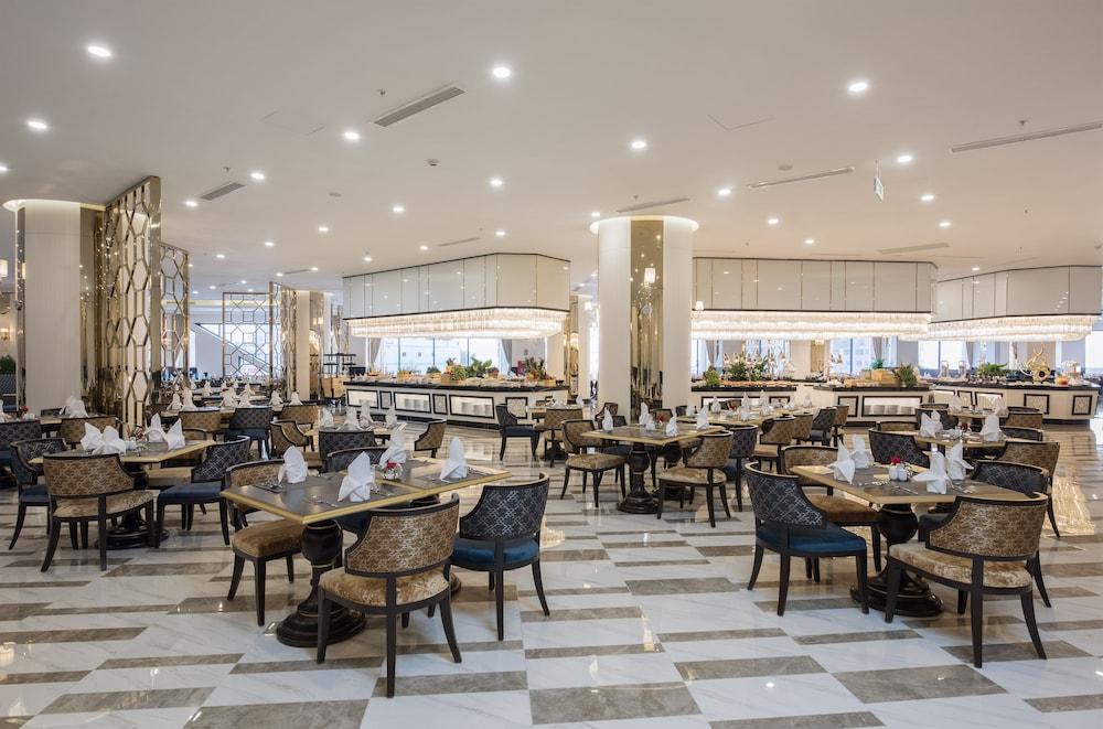 Melia Vinpearl Empire Hotel Nha Trang