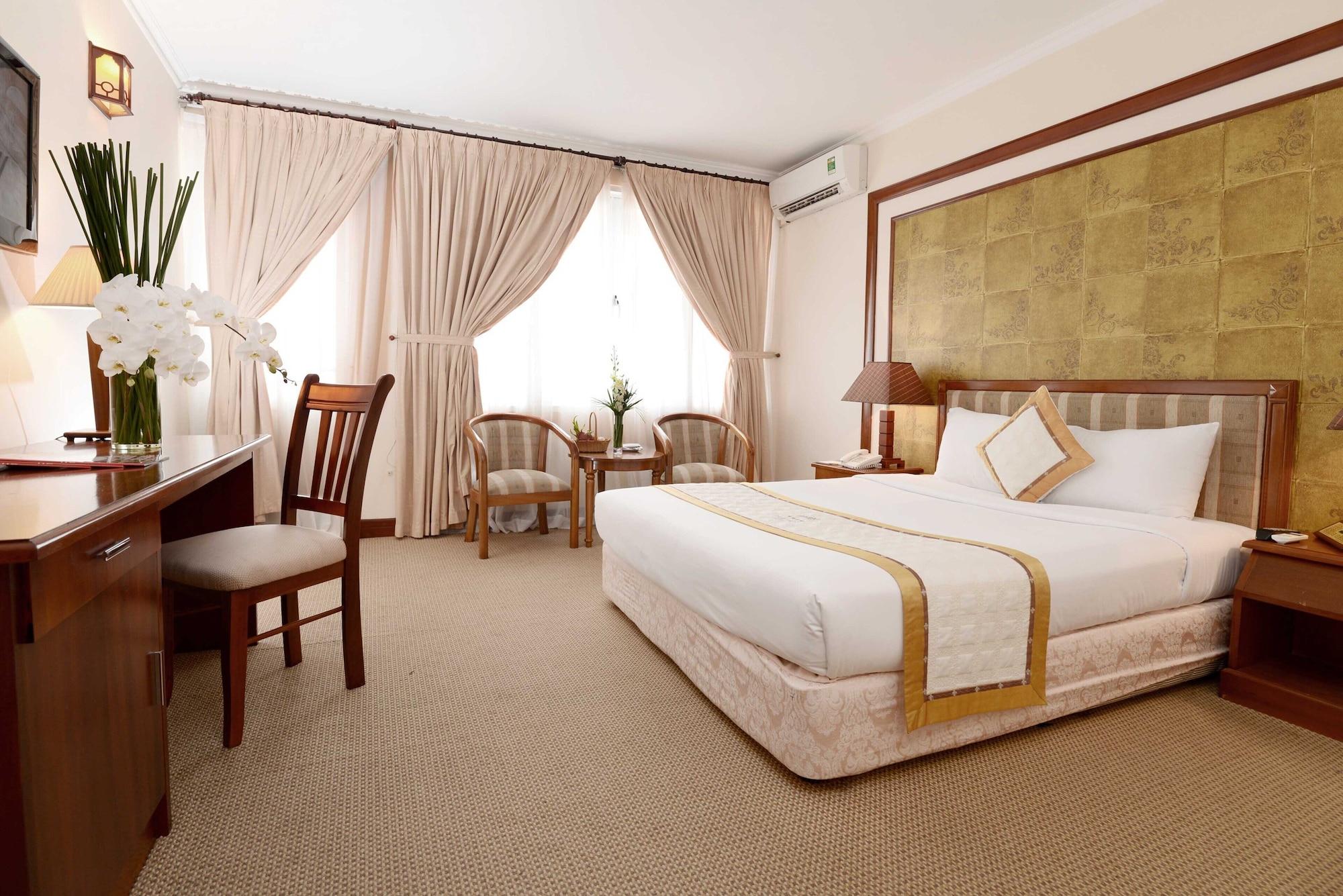 Palace 4*