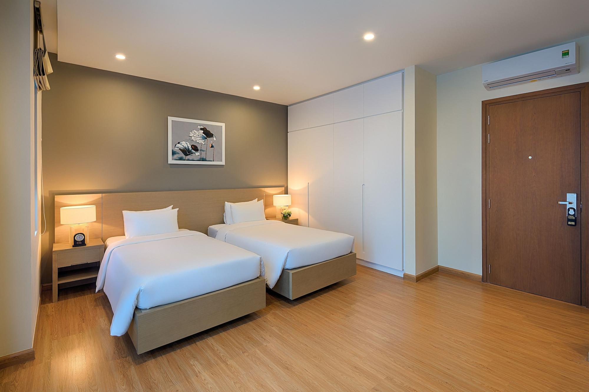 Royal Lotus & Khu nghỉ mát 4*