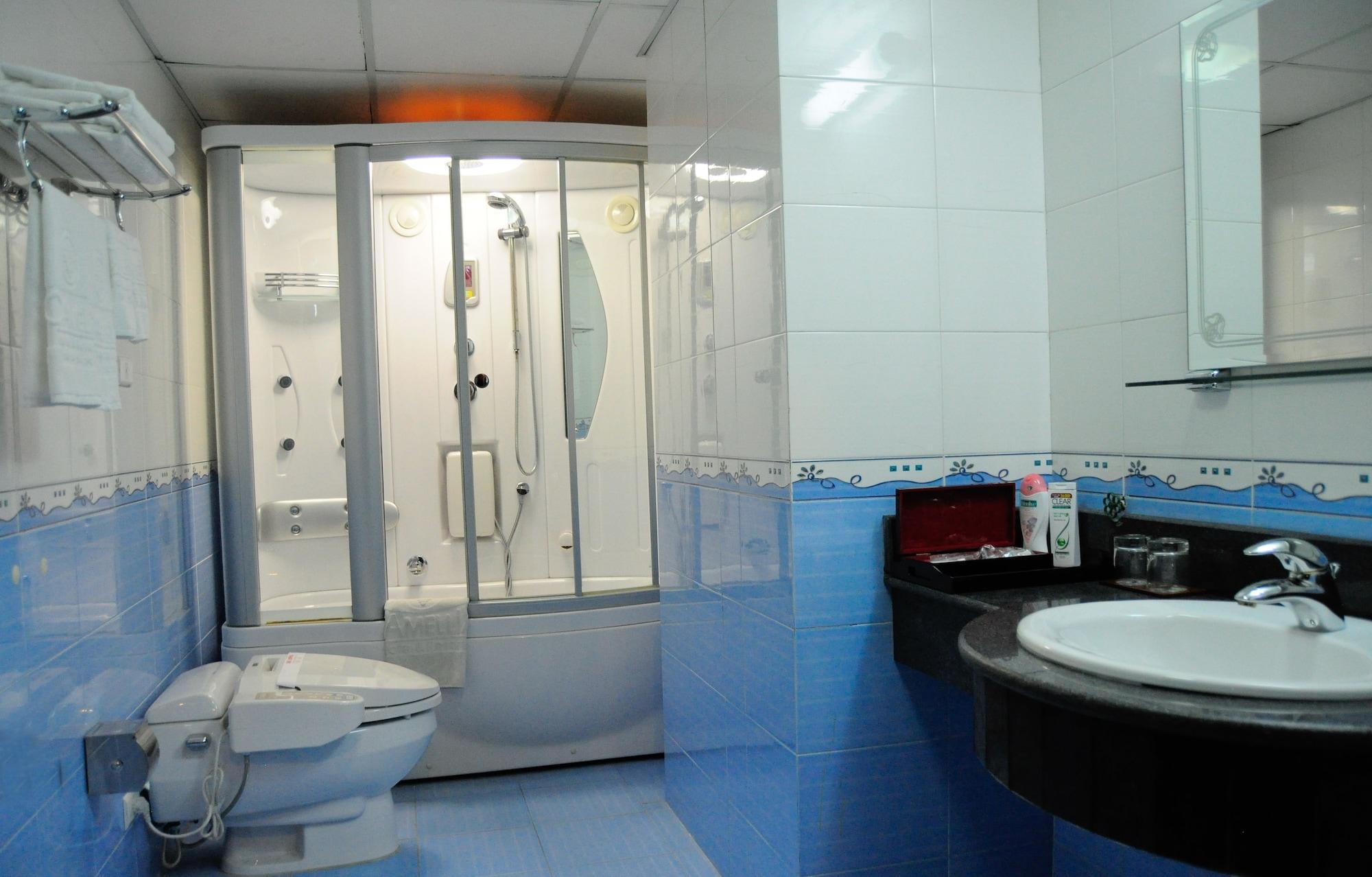 Hotel Camela & 4*