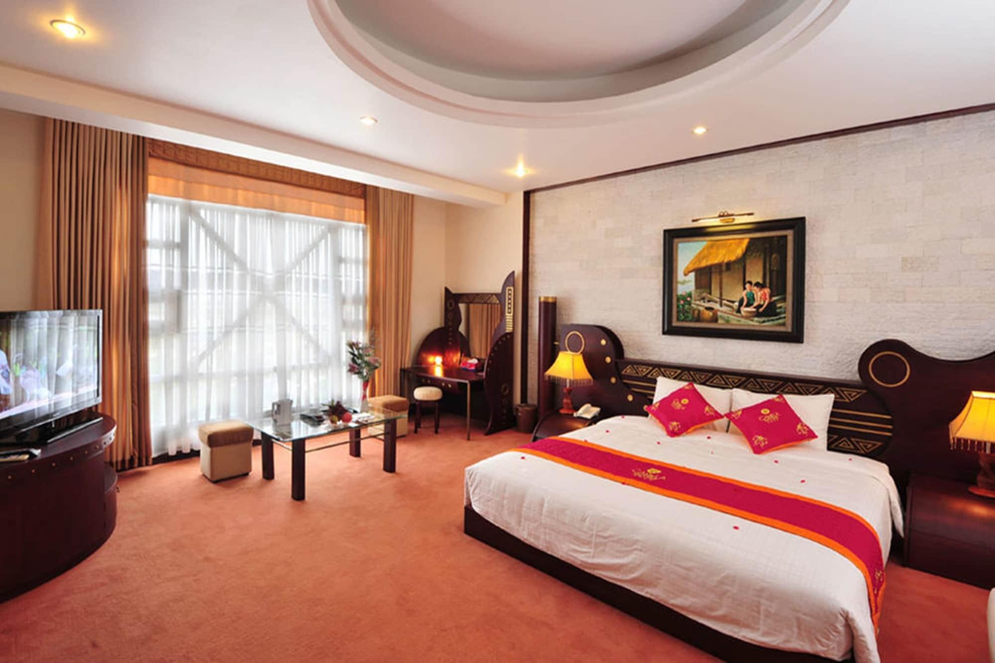 Camela & Hotel Hai Phong